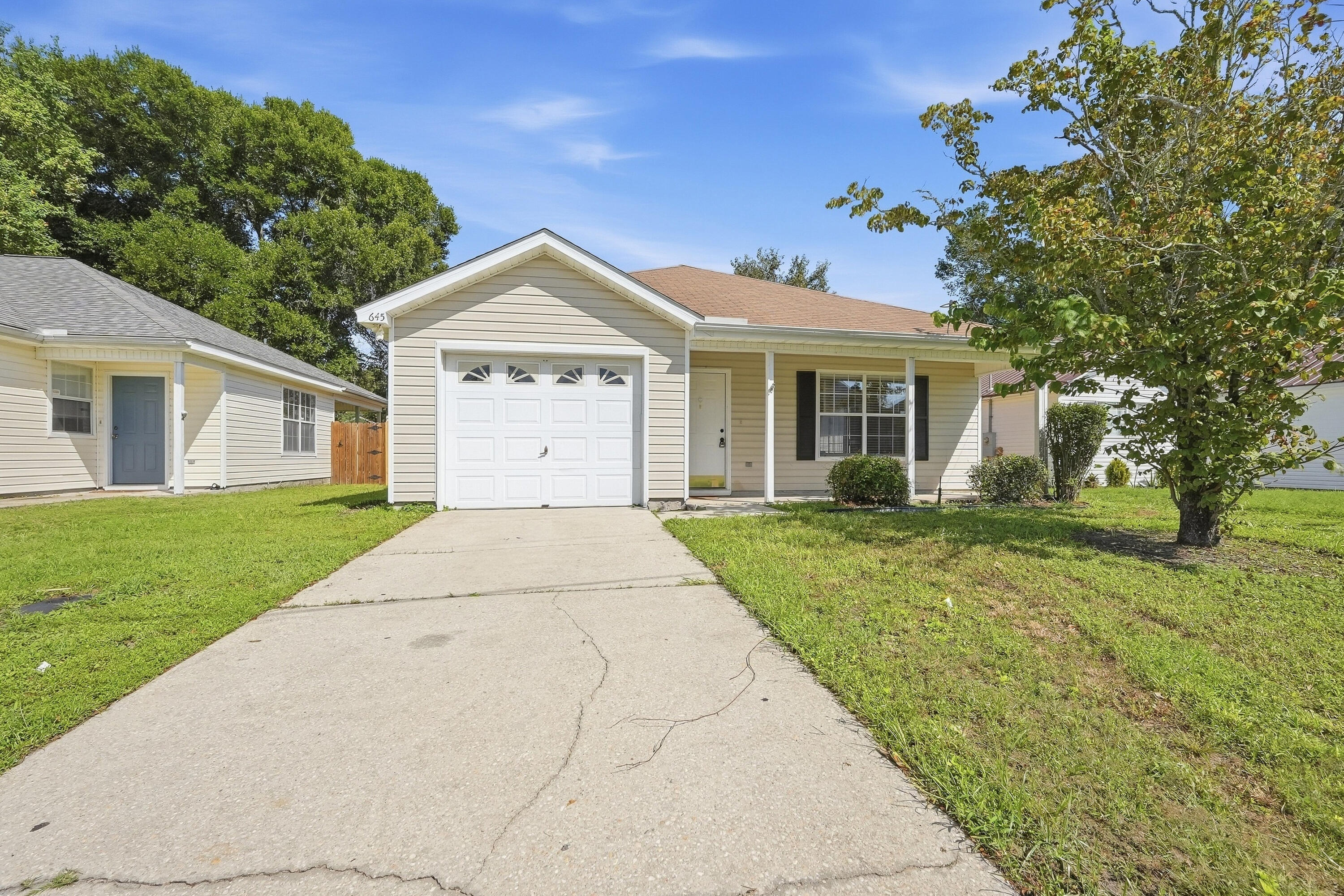 OLD TOWN PH 1 - Residential Lease