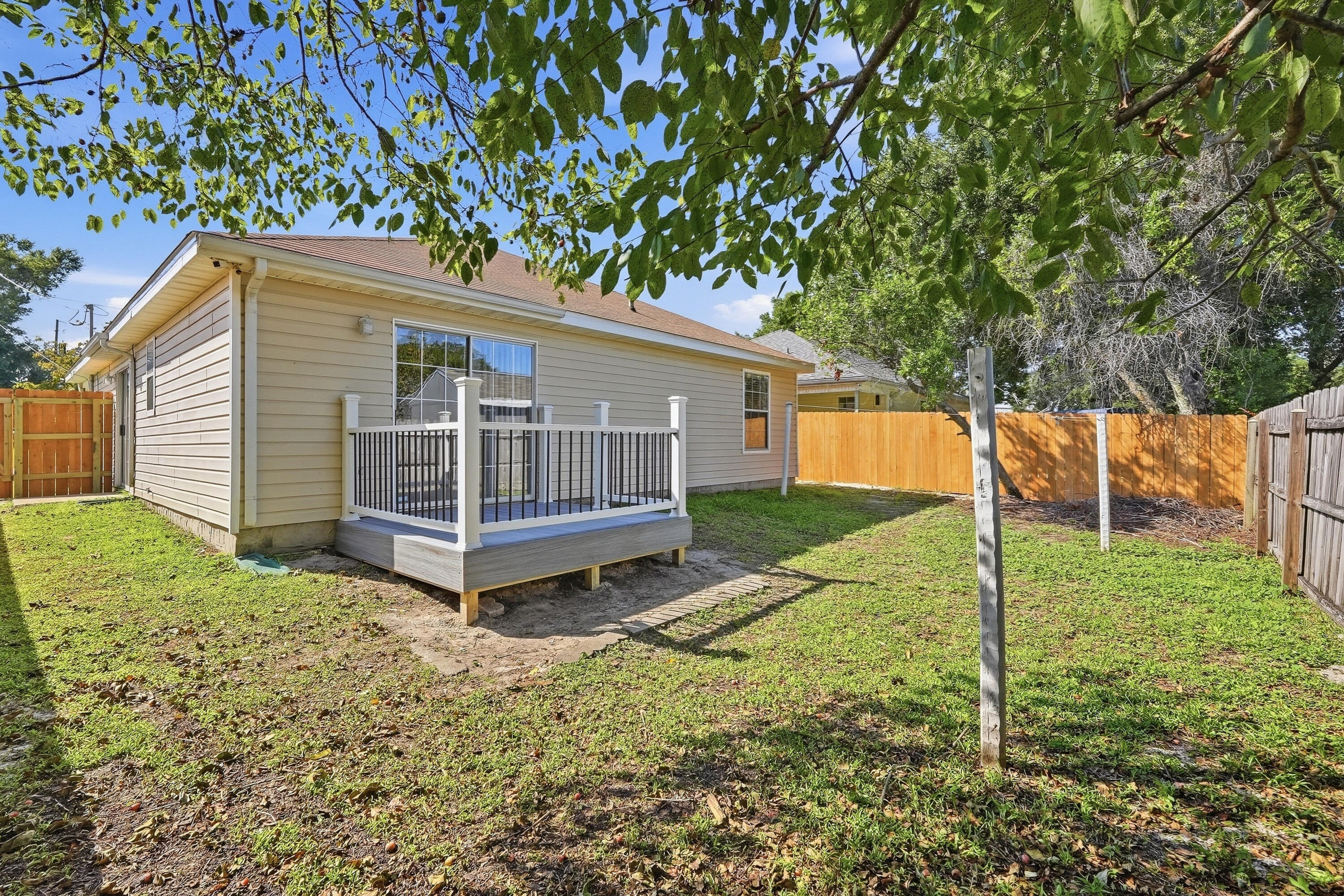OLD TOWN PH 1 - Residential Lease