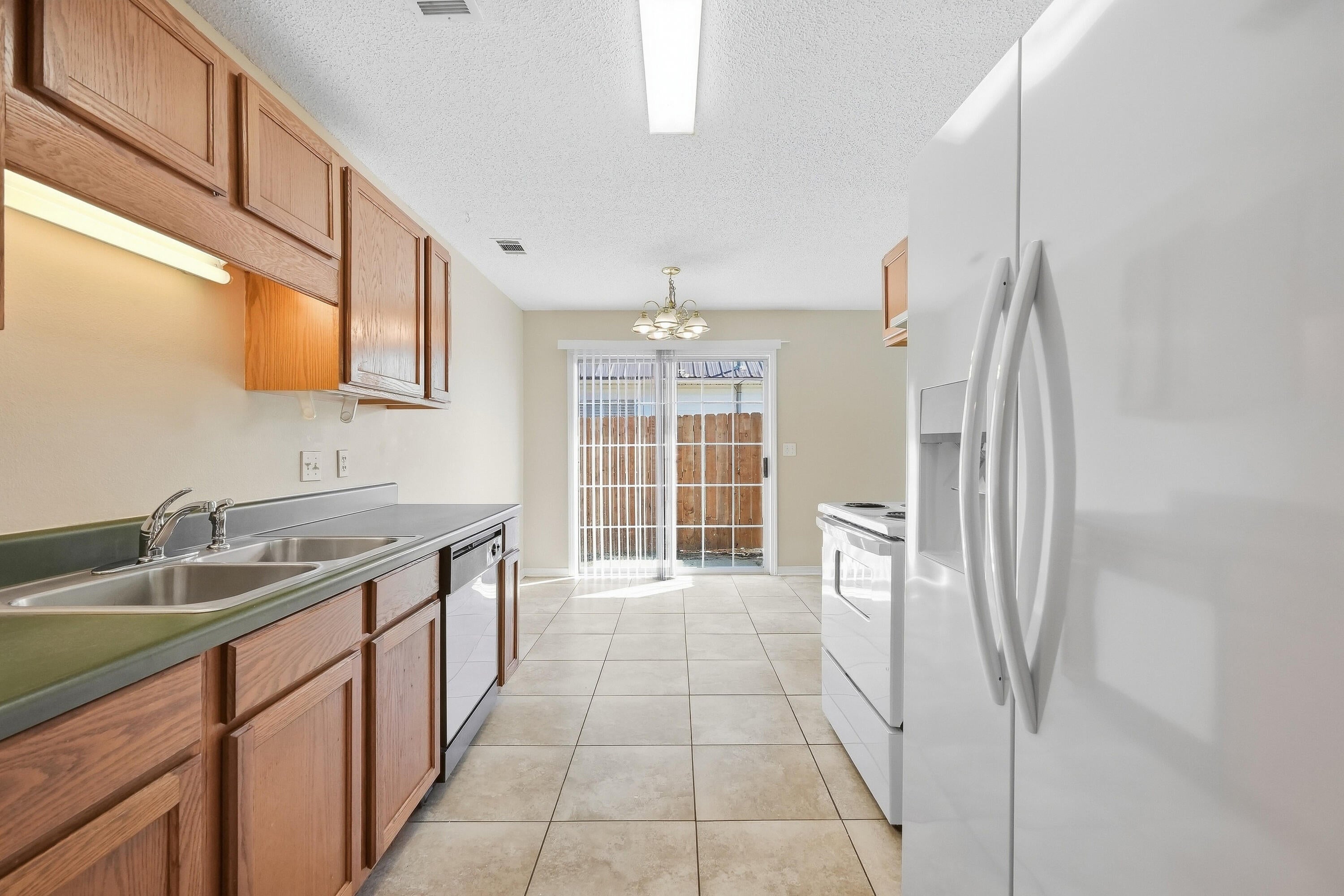 OLD TOWN PH 1 - Residential Lease