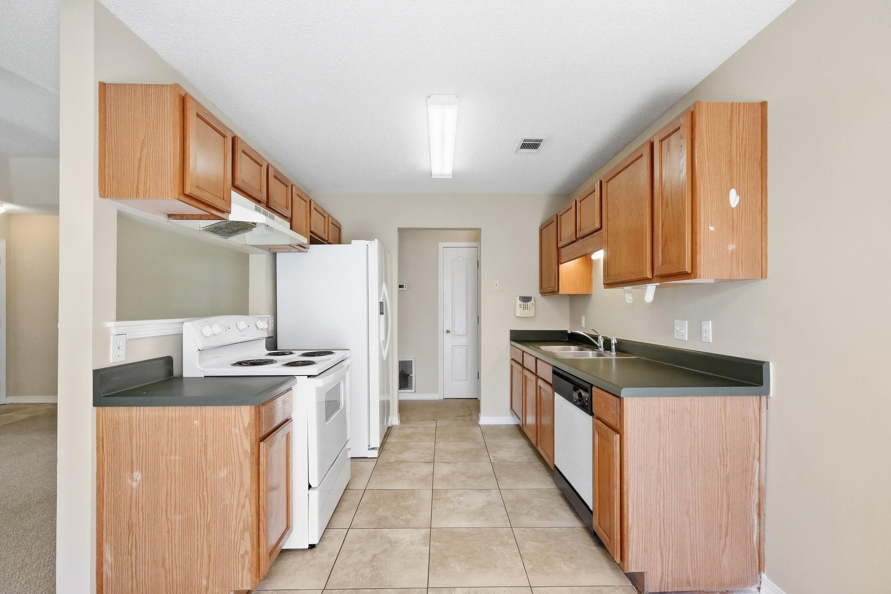 OLD TOWN PH 1 - Residential Lease