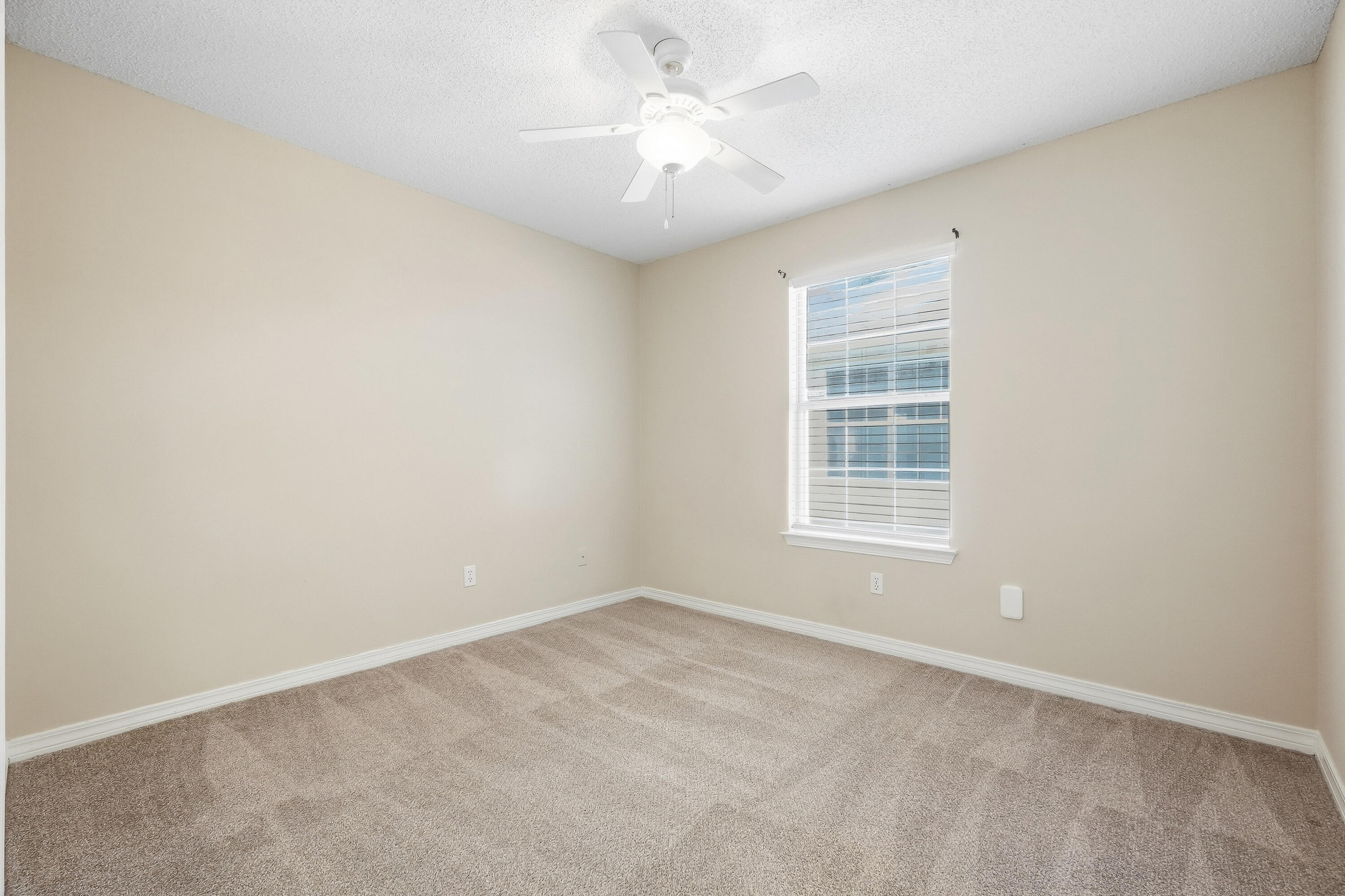 OLD TOWN PH 1 - Residential Lease