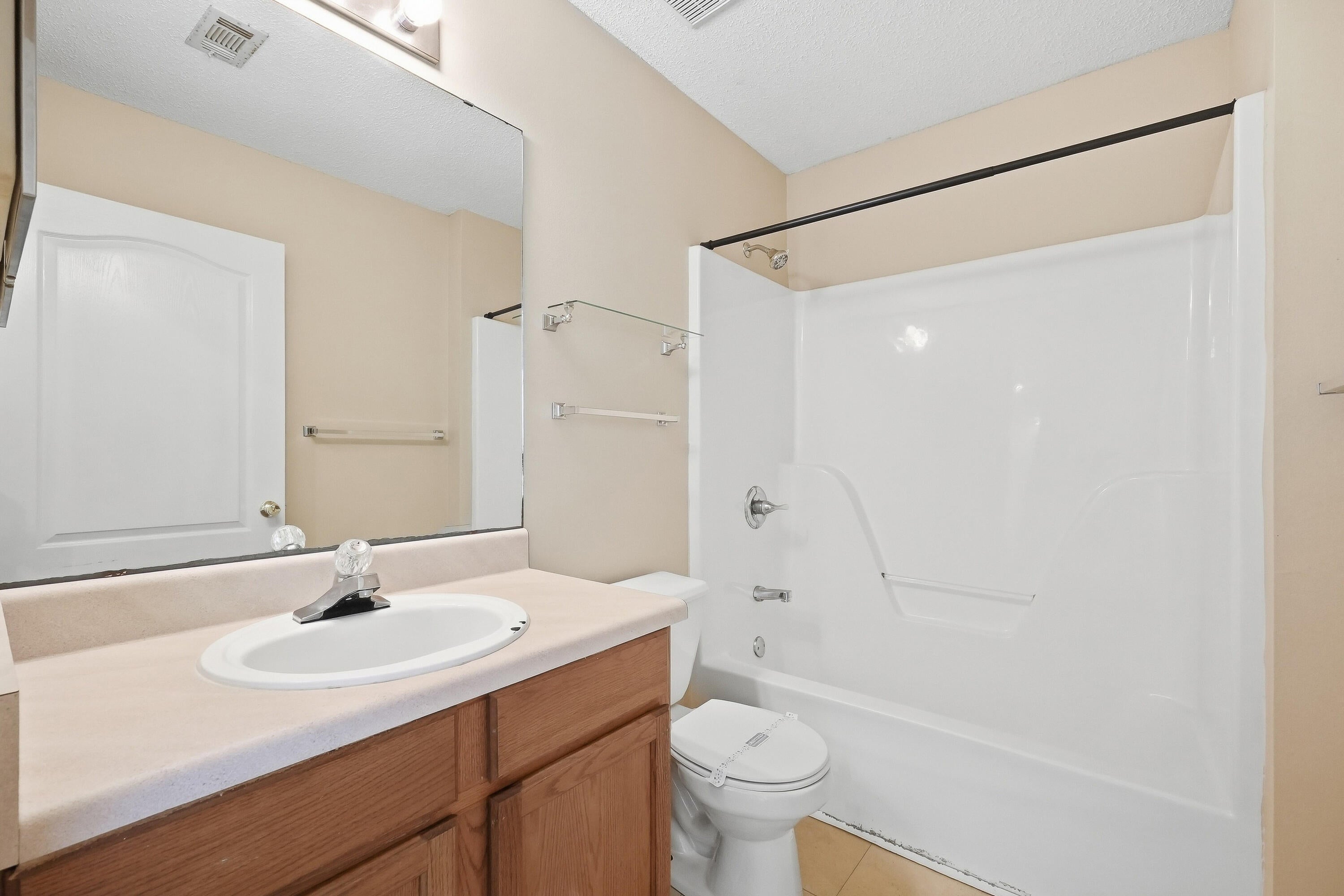 OLD TOWN PH 1 - Residential Lease