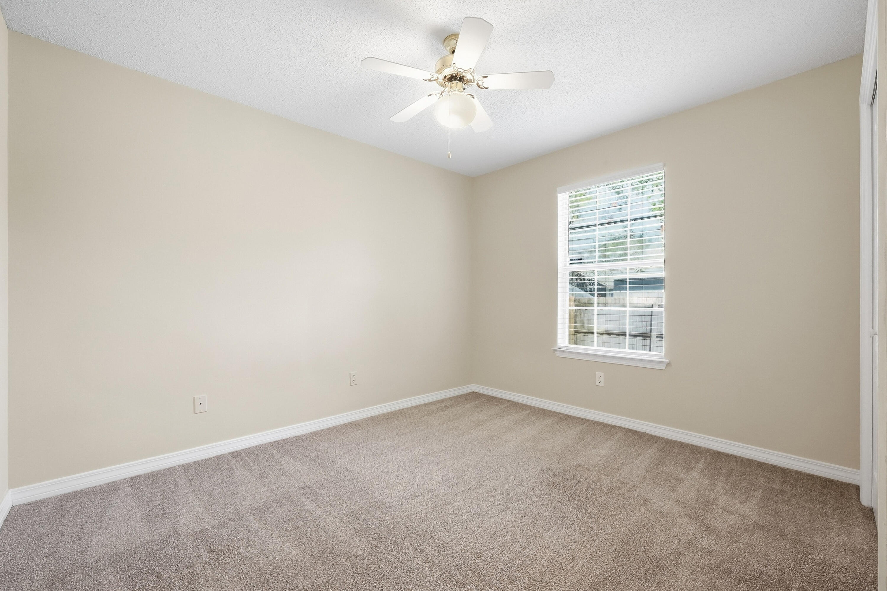 OLD TOWN PH 1 - Residential Lease