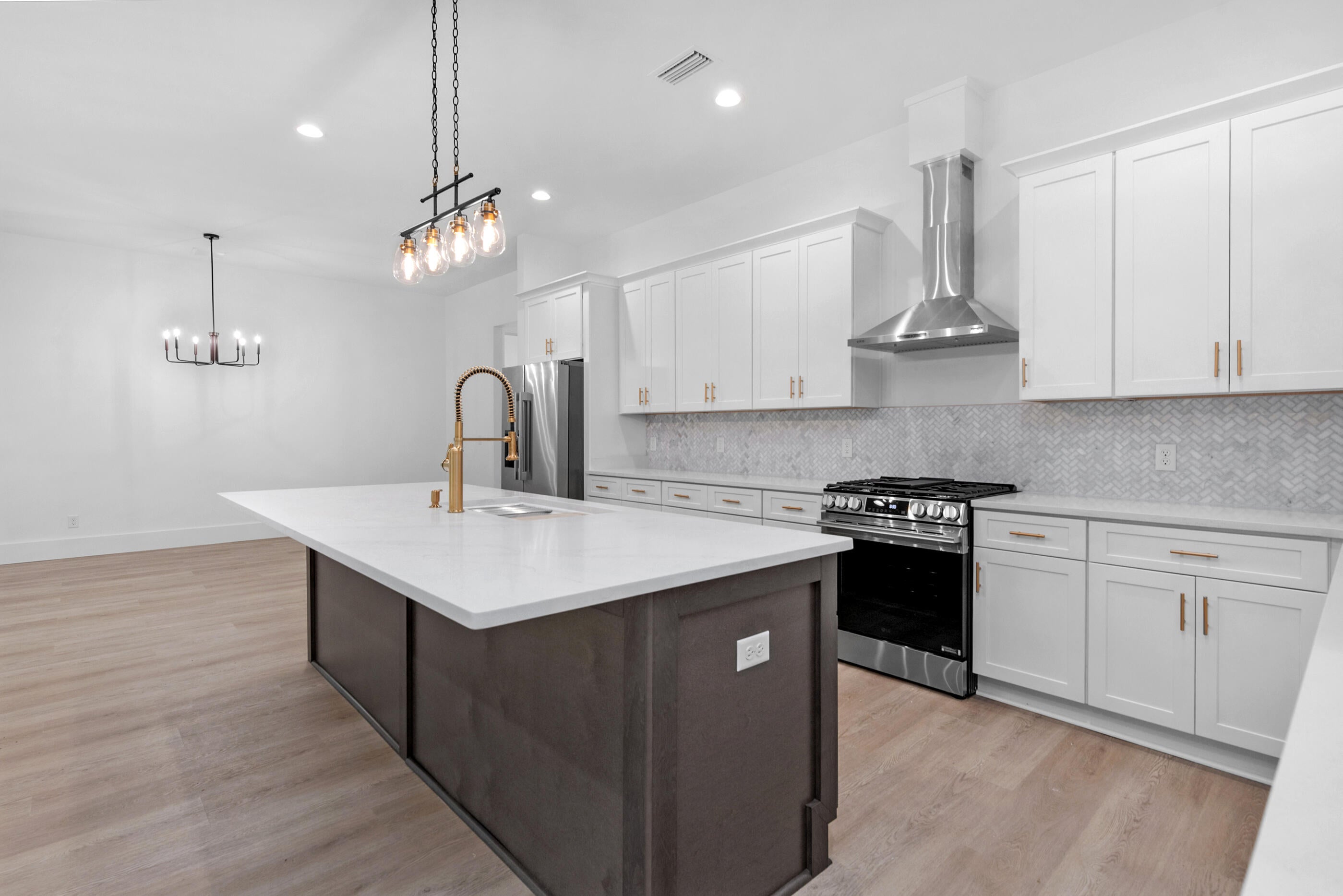 MAGNOLIA BAY ESTATES - Residential