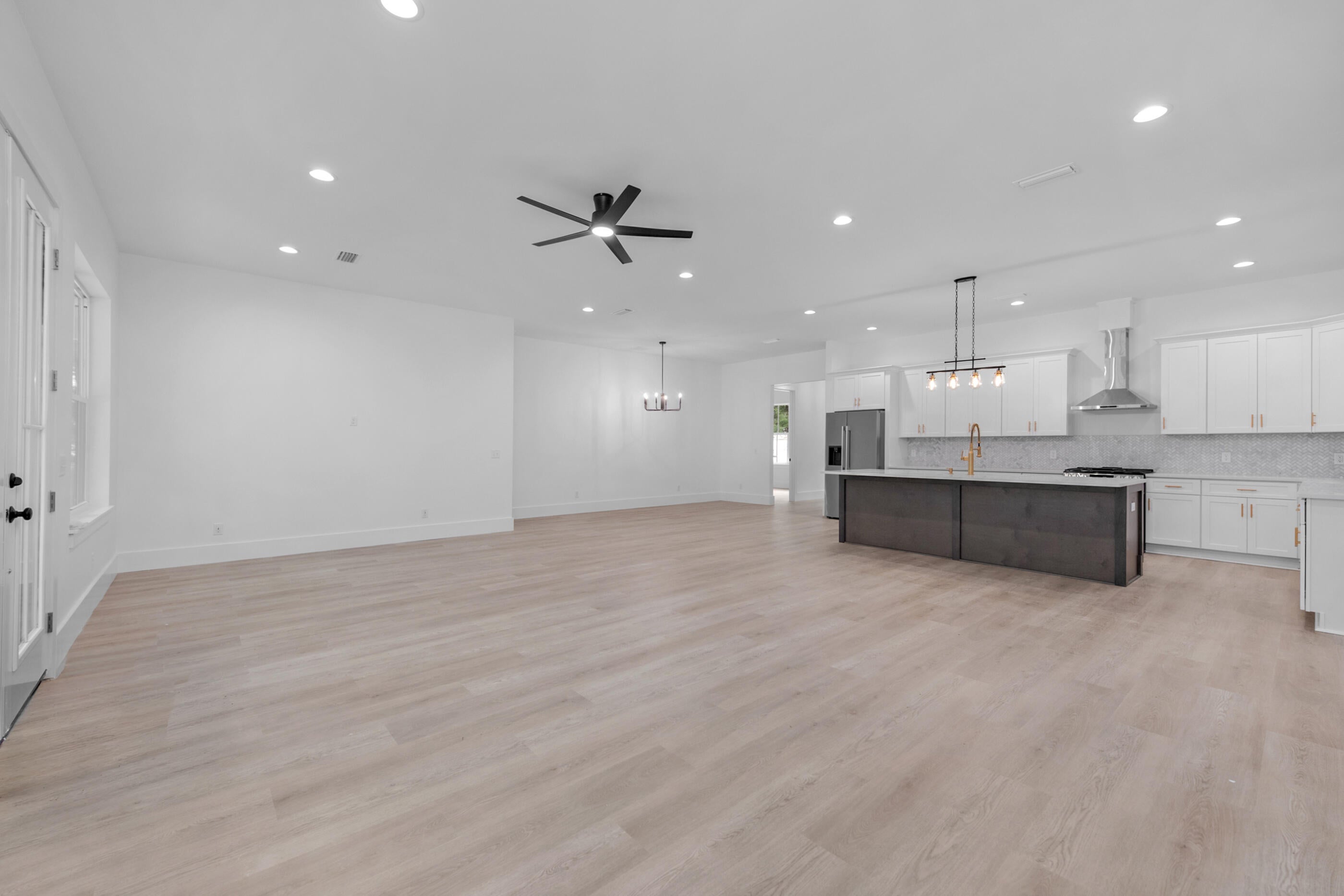 MAGNOLIA BAY ESTATES - Residential