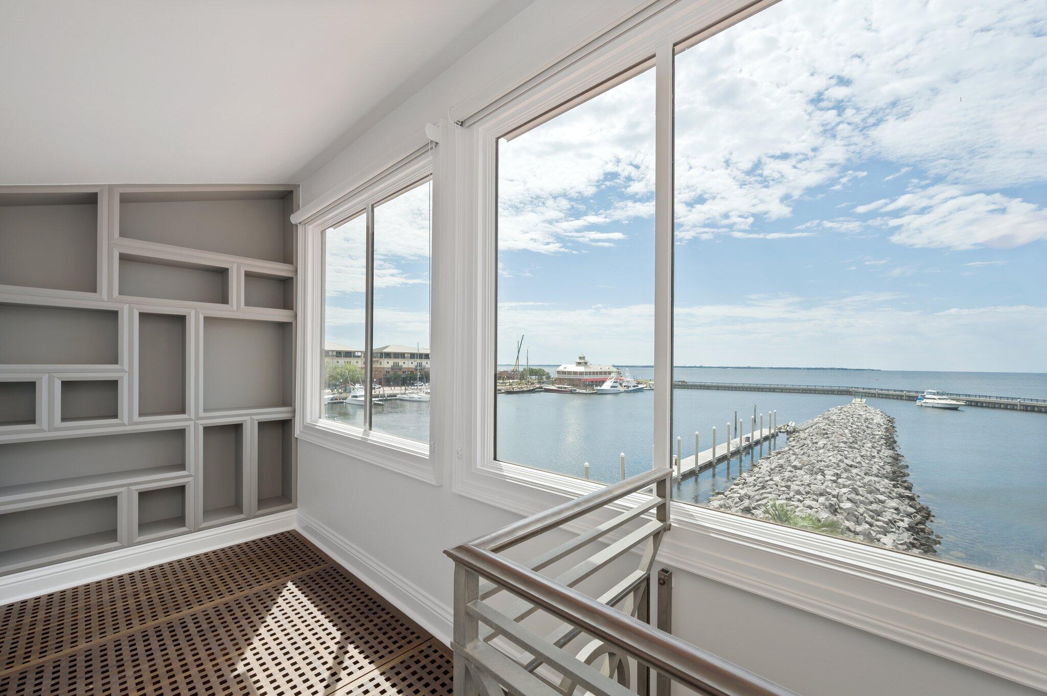 PORT ROYAL CONDOMINIUM - Residential