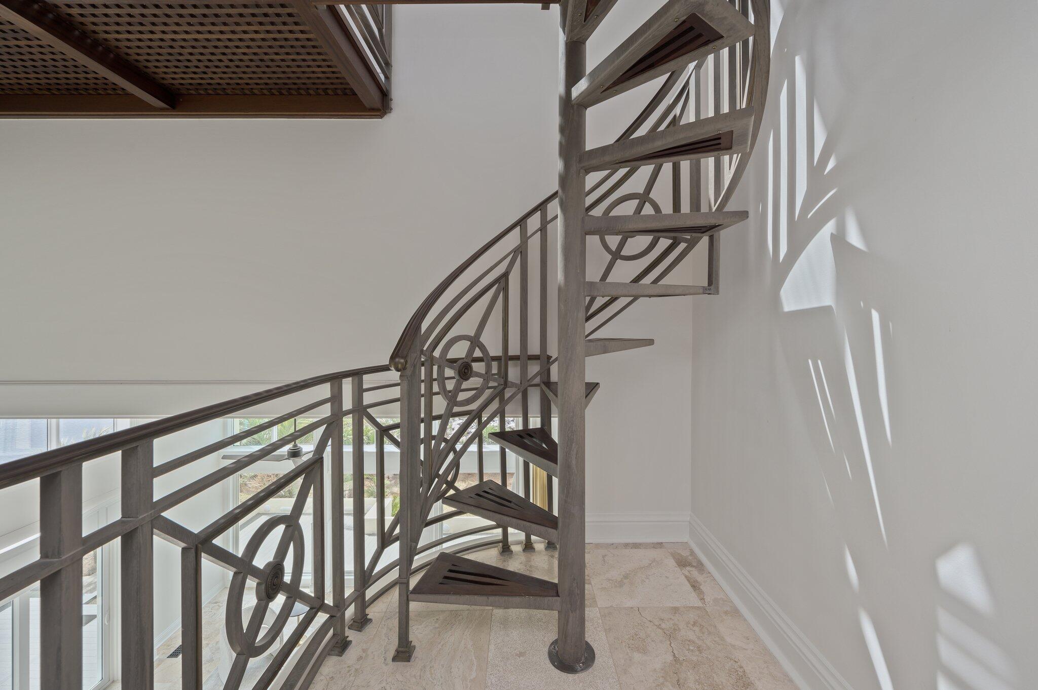 PORT ROYAL CONDOMINIUM - Residential