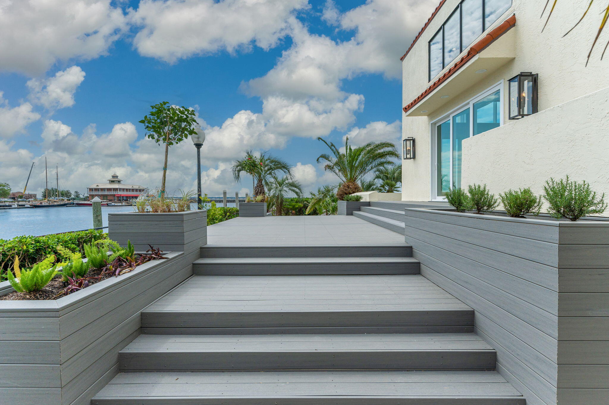 PORT ROYAL CONDOMINIUM - Residential