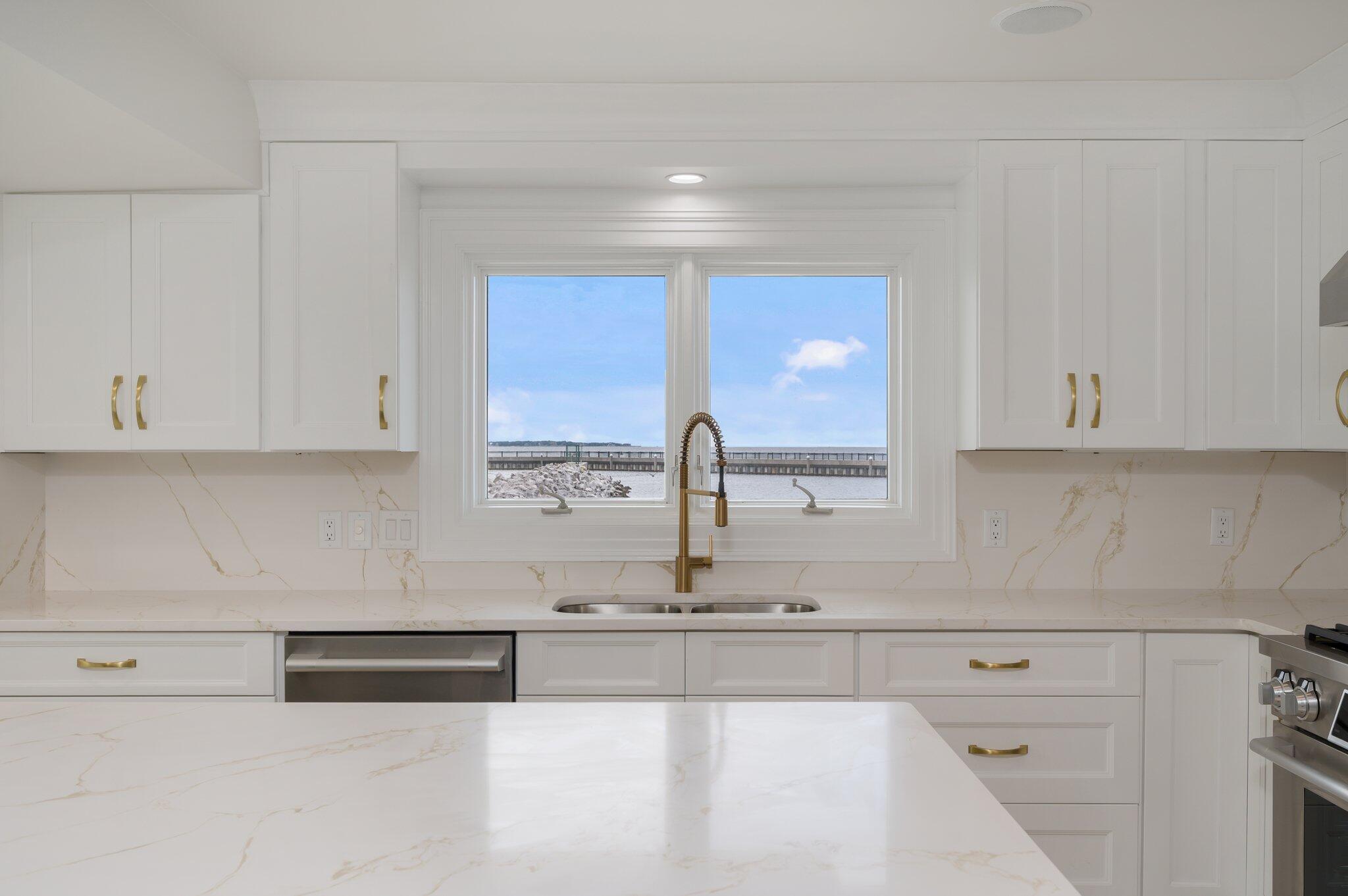 PORT ROYAL CONDOMINIUM - Residential