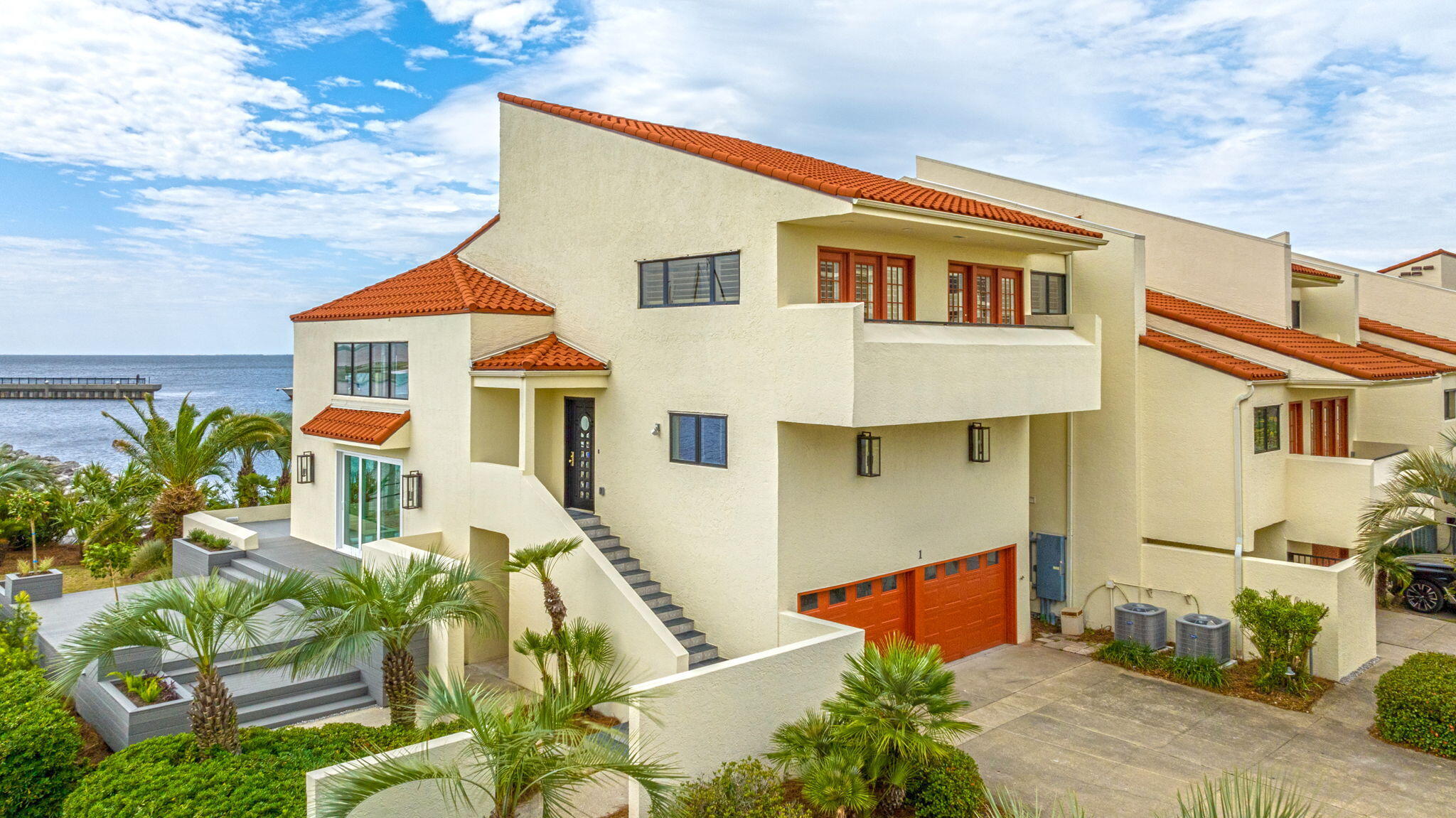 PORT ROYAL CONDOMINIUM - Residential