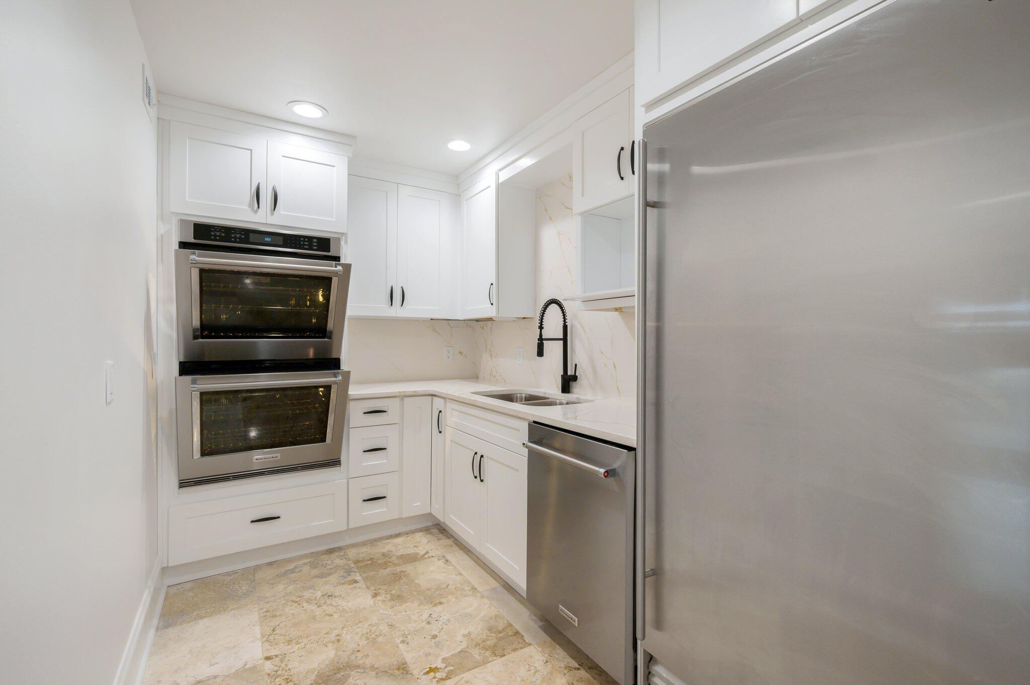 PORT ROYAL CONDOMINIUM - Residential