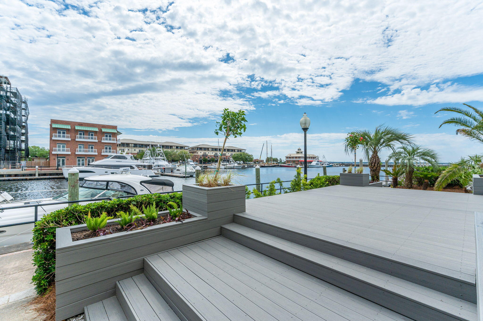 PORT ROYAL CONDOMINIUM - Residential