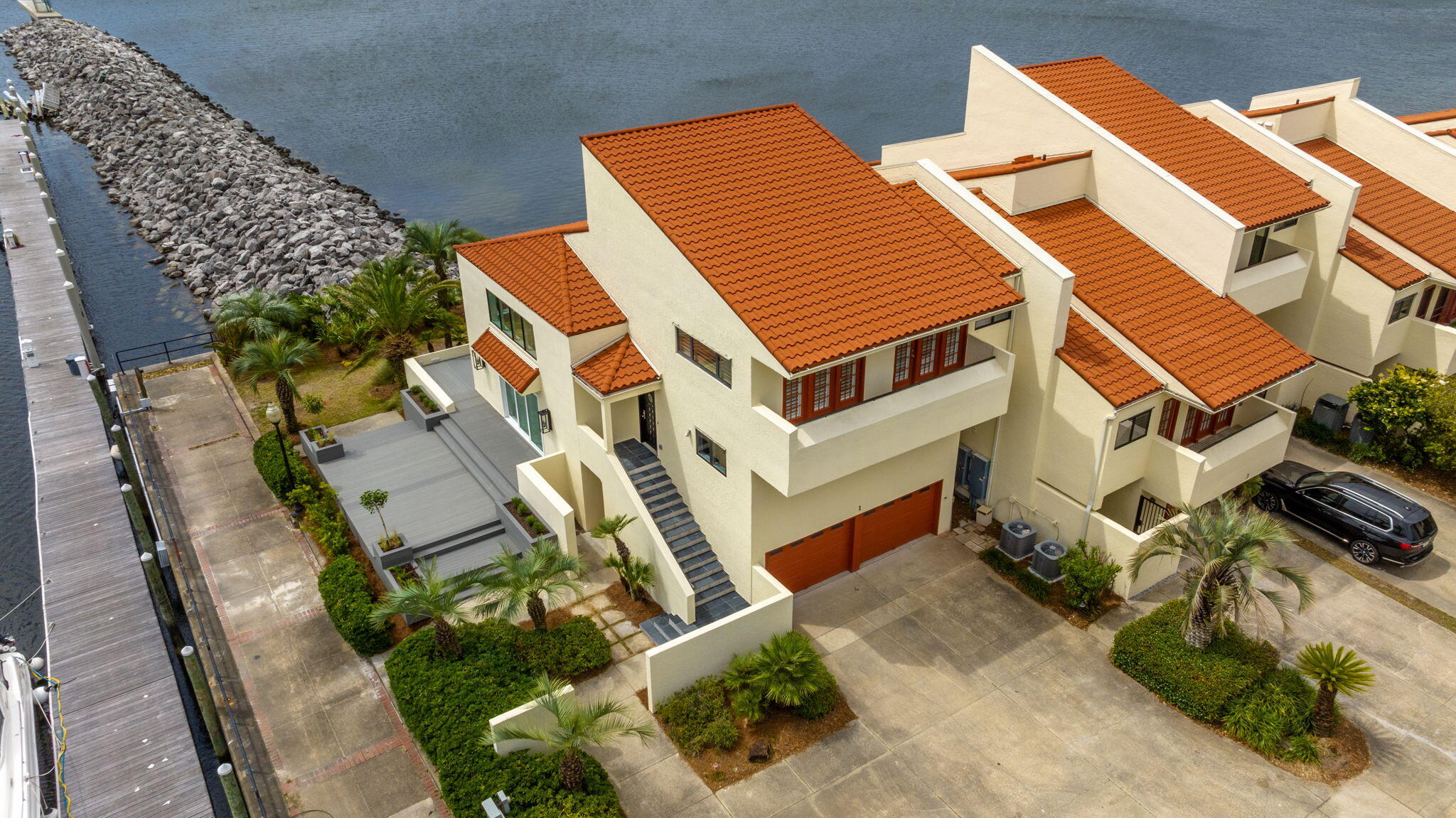 PORT ROYAL CONDOMINIUM - Residential