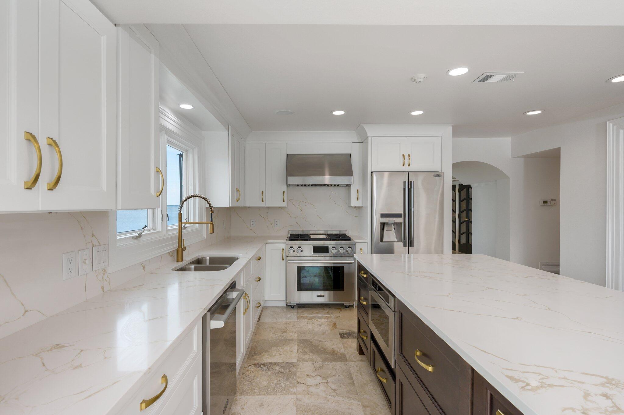 PORT ROYAL CONDOMINIUM - Residential