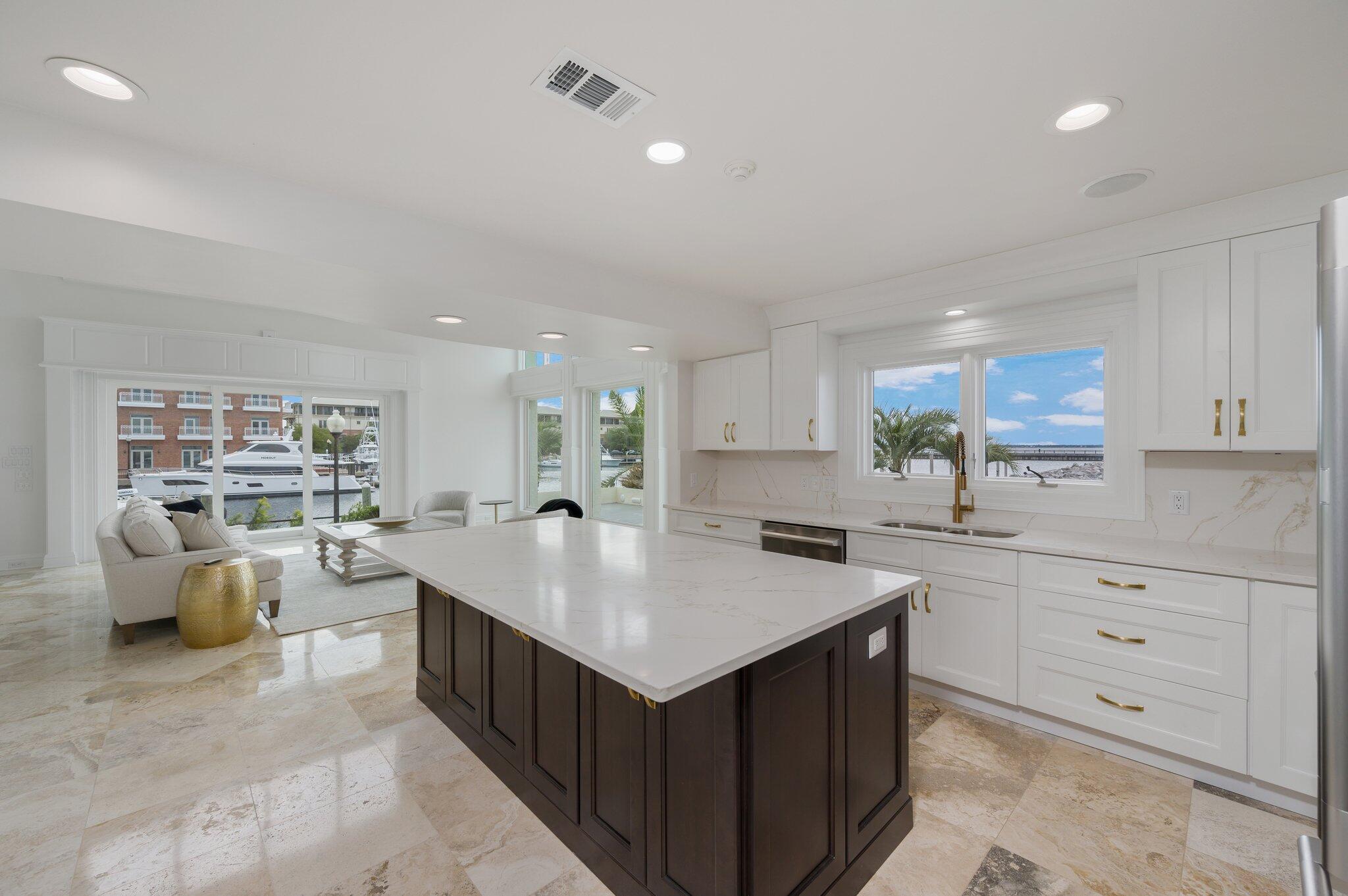 PORT ROYAL CONDOMINIUM - Residential