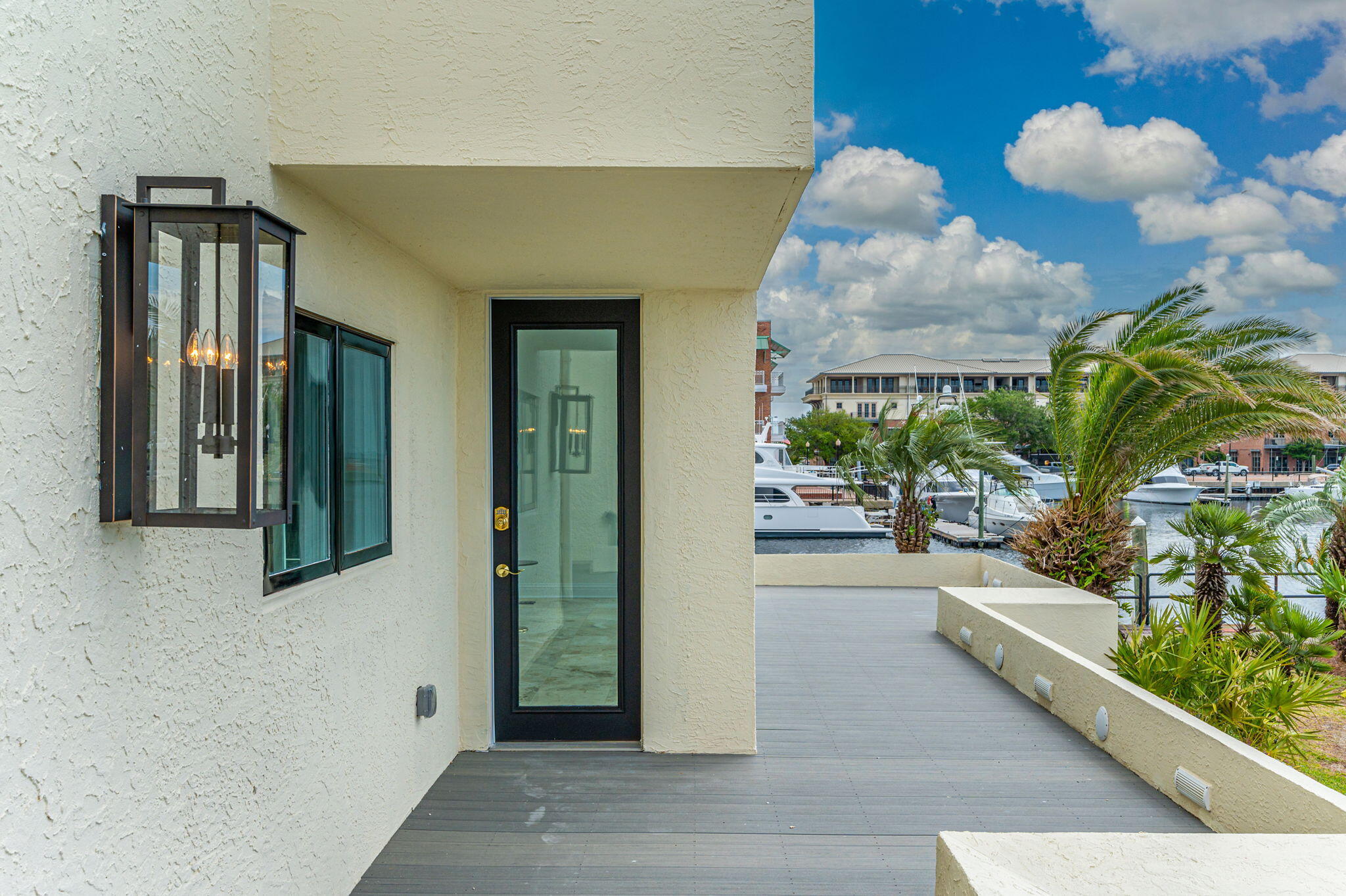 PORT ROYAL CONDOMINIUM - Residential