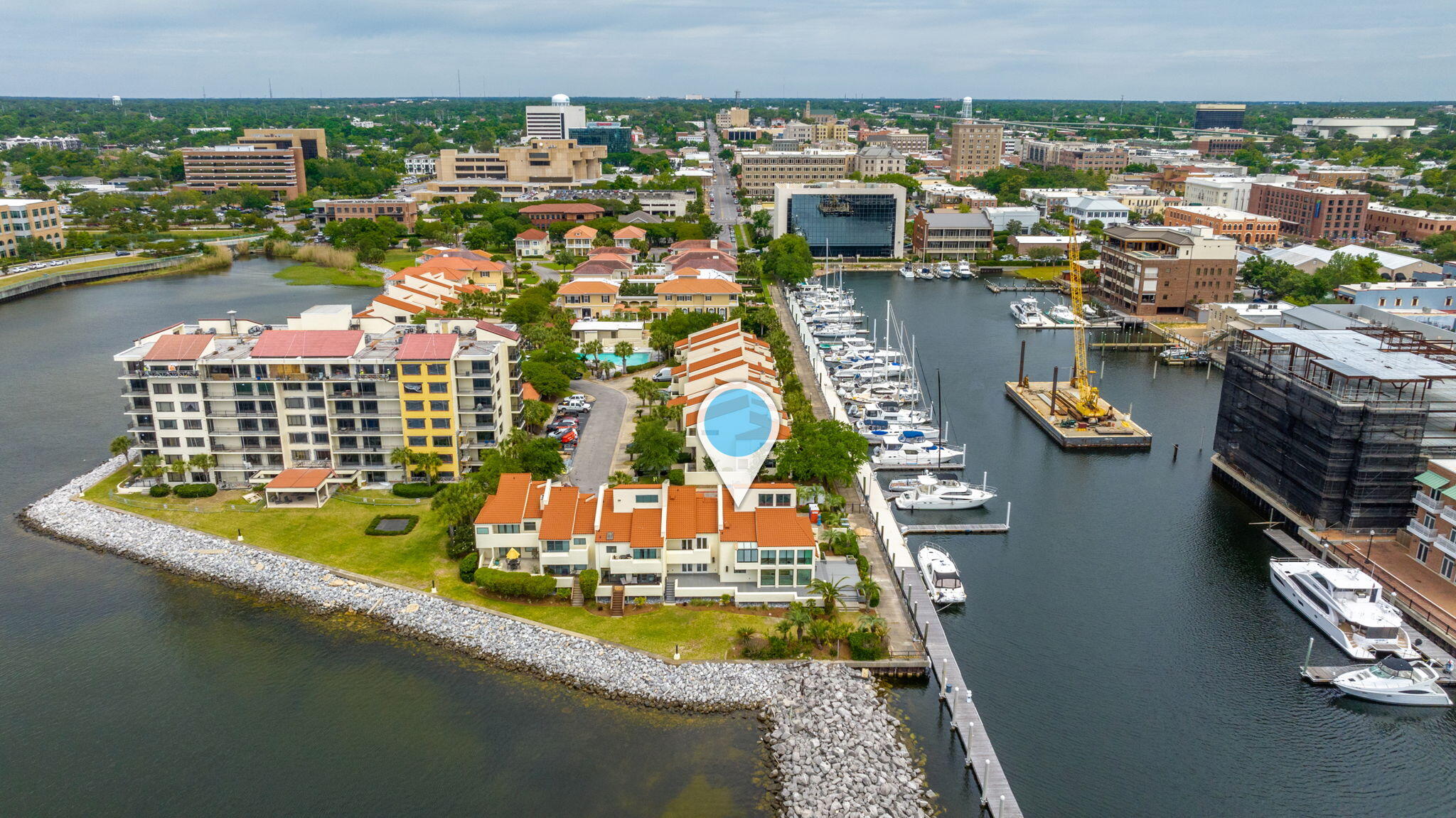 PORT ROYAL CONDOMINIUM - Residential