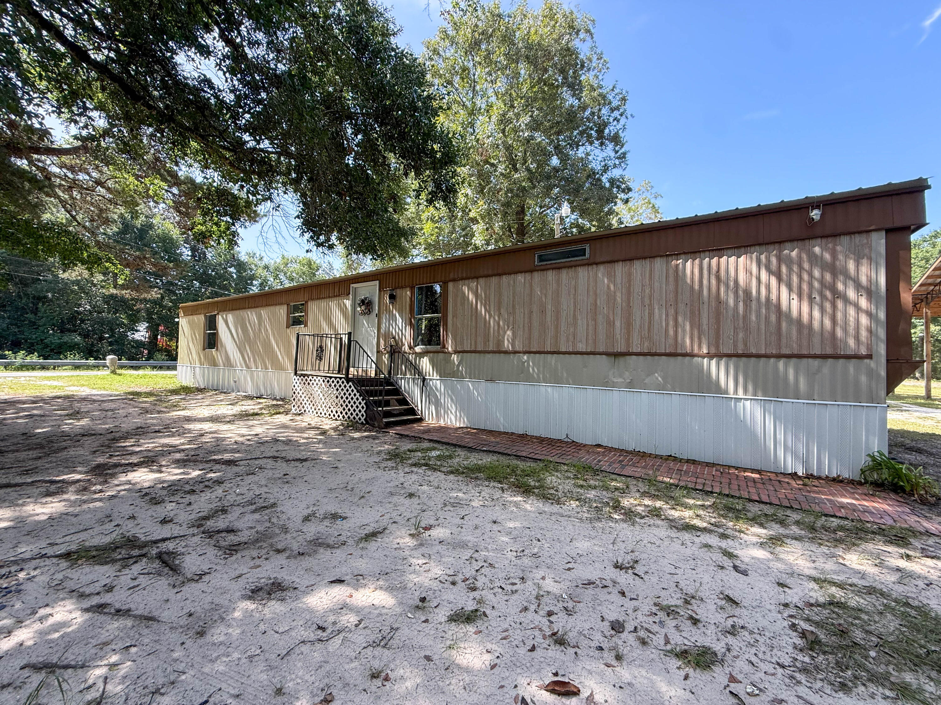 FLORIDATOWN HEIGHTS LTS 7 THRU 15 INCL BLK 26 AS DES IN OR 4066 PG 1821 - Residential