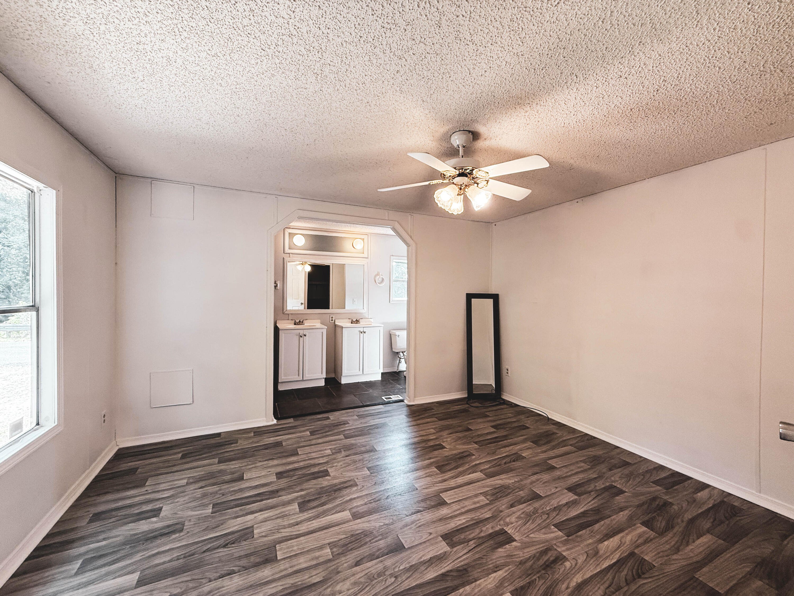 FLORIDATOWN HEIGHTS LTS 7 THRU 15 INCL BLK 26 AS DES IN OR 4066 PG 1821 - Residential