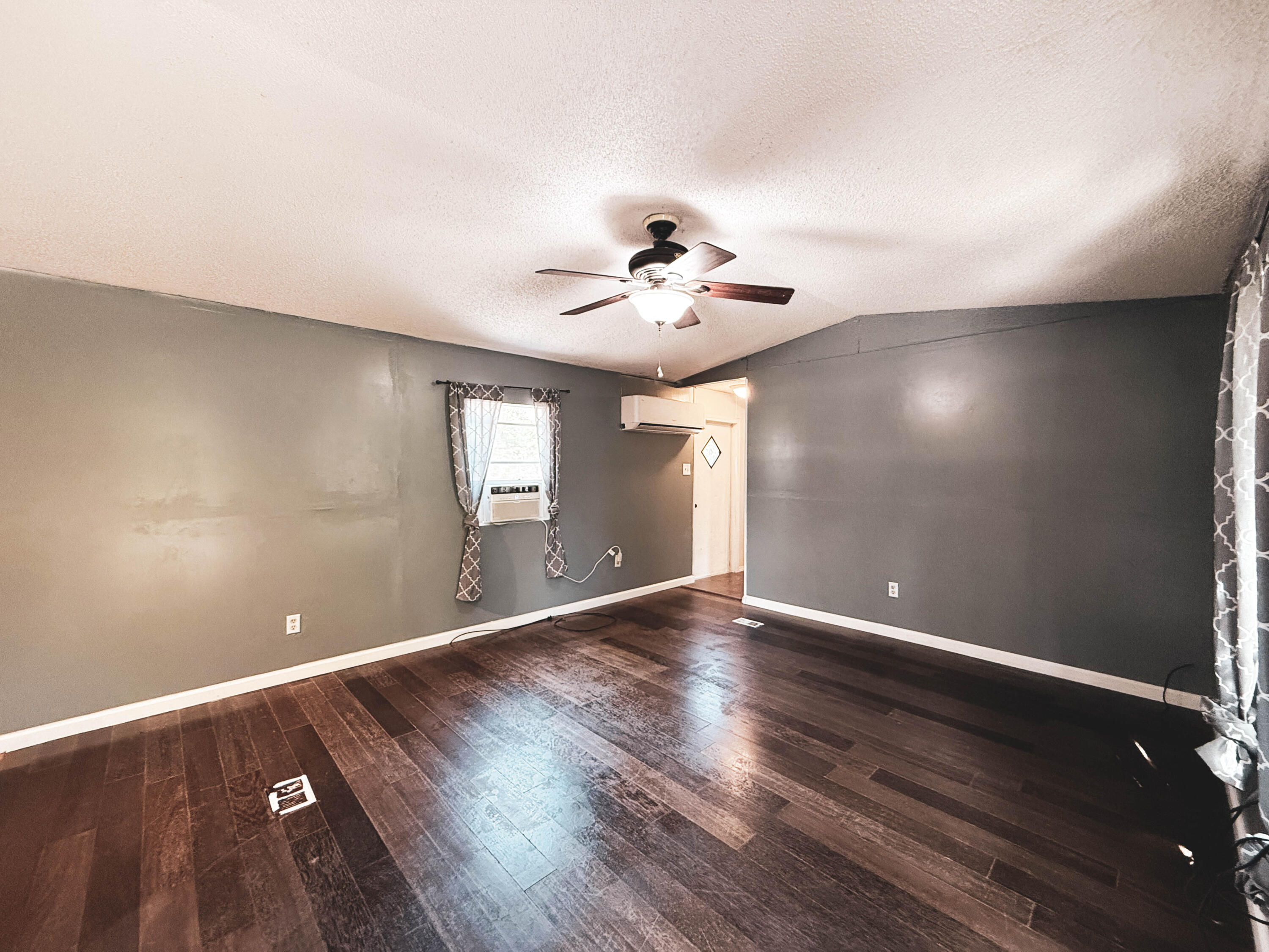 FLORIDATOWN HEIGHTS LTS 7 THRU 15 INCL BLK 26 AS DES IN OR 4066 PG 1821 - Residential