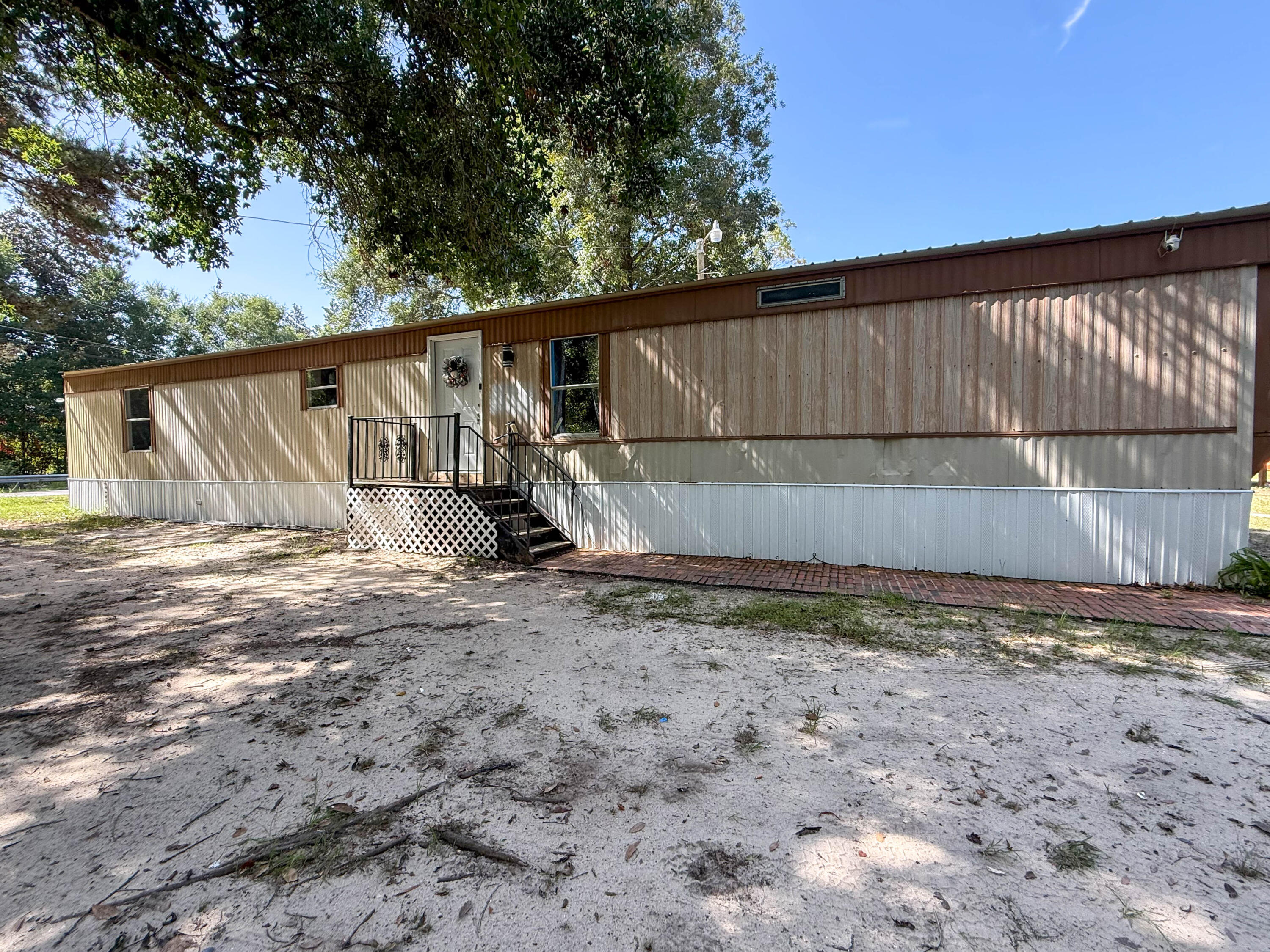 FLORIDATOWN HEIGHTS LTS 7 THRU 15 INCL BLK 26 AS DES IN OR 4066 PG 1821 - Residential
