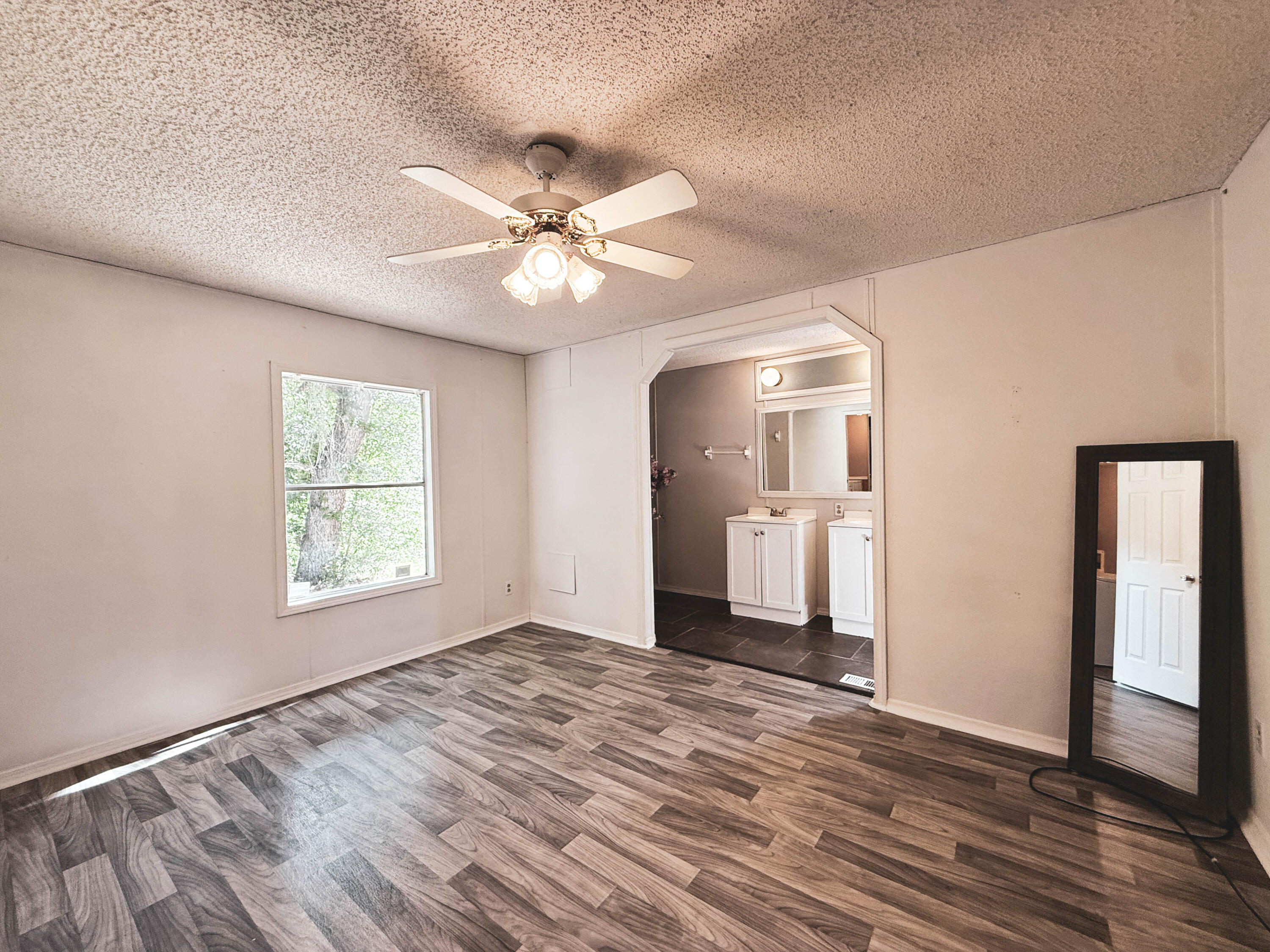 FLORIDATOWN HEIGHTS LTS 7 THRU 15 INCL BLK 26 AS DES IN OR 4066 PG 1821 - Residential