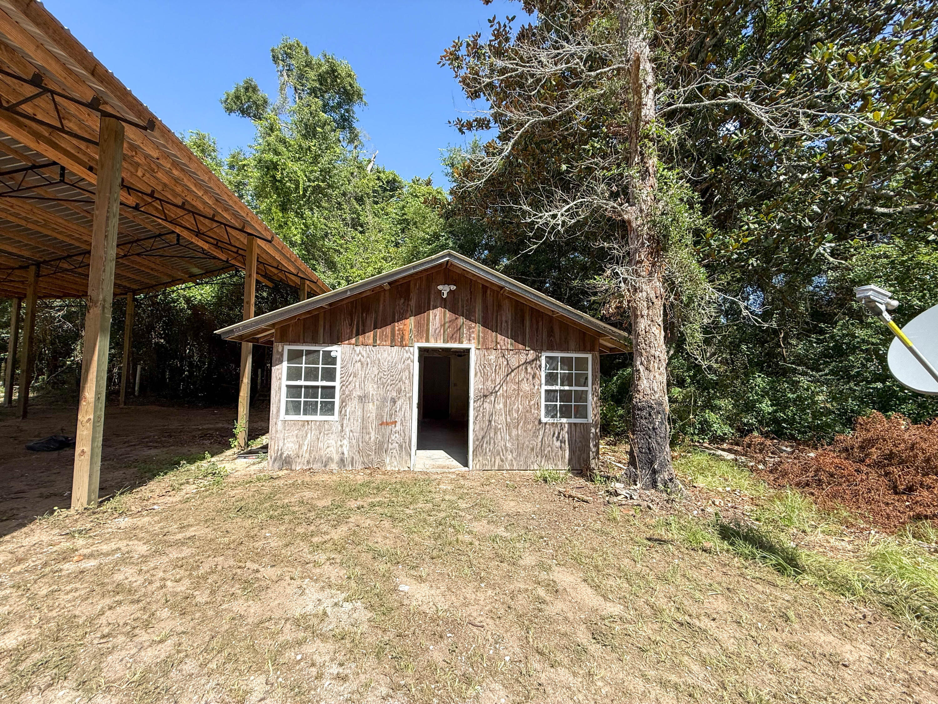 FLORIDATOWN HEIGHTS LTS 7 THRU 15 INCL BLK 26 AS DES IN OR 4066 PG 1821 - Residential