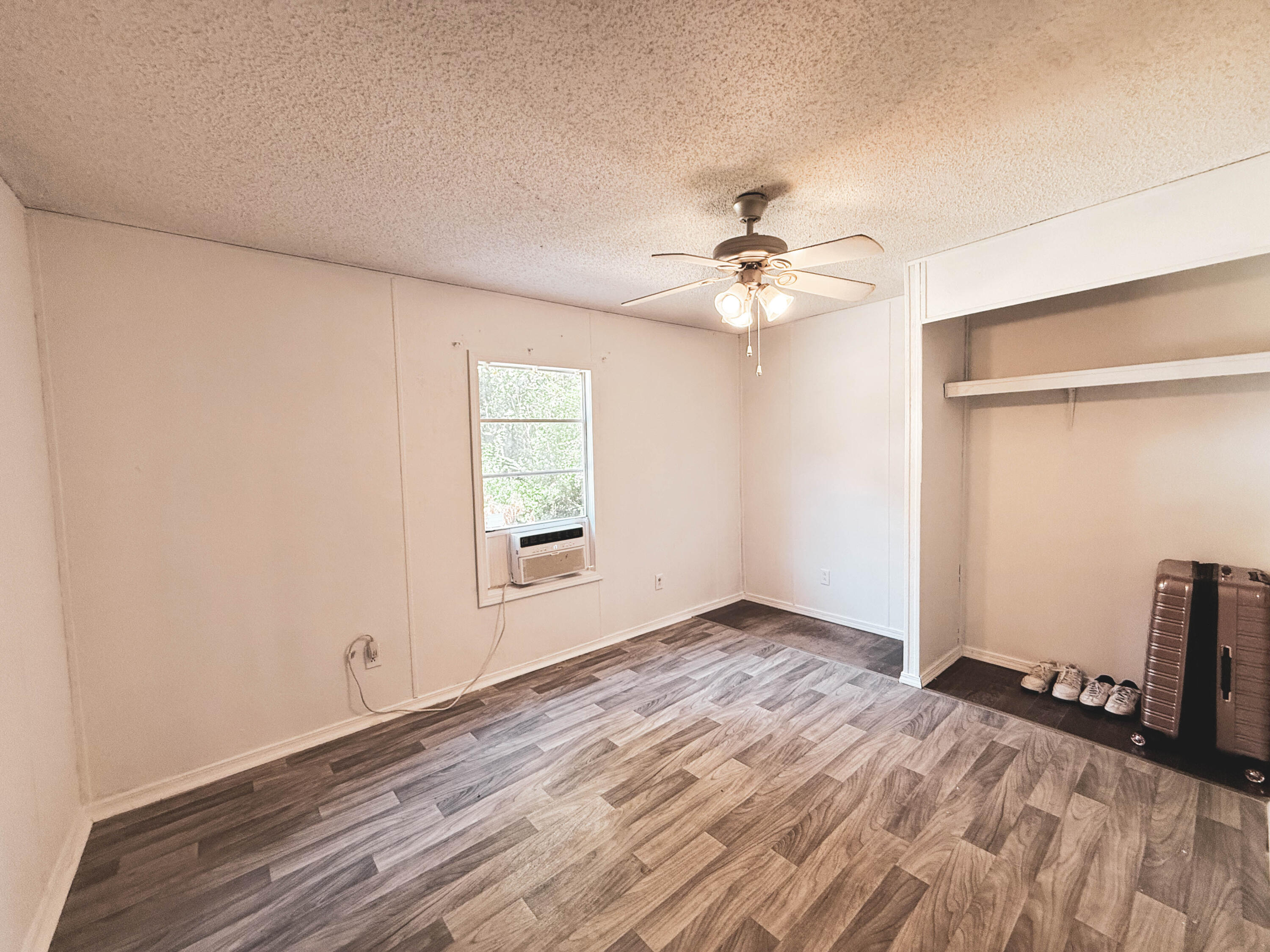 FLORIDATOWN HEIGHTS LTS 7 THRU 15 INCL BLK 26 AS DES IN OR 4066 PG 1821 - Residential