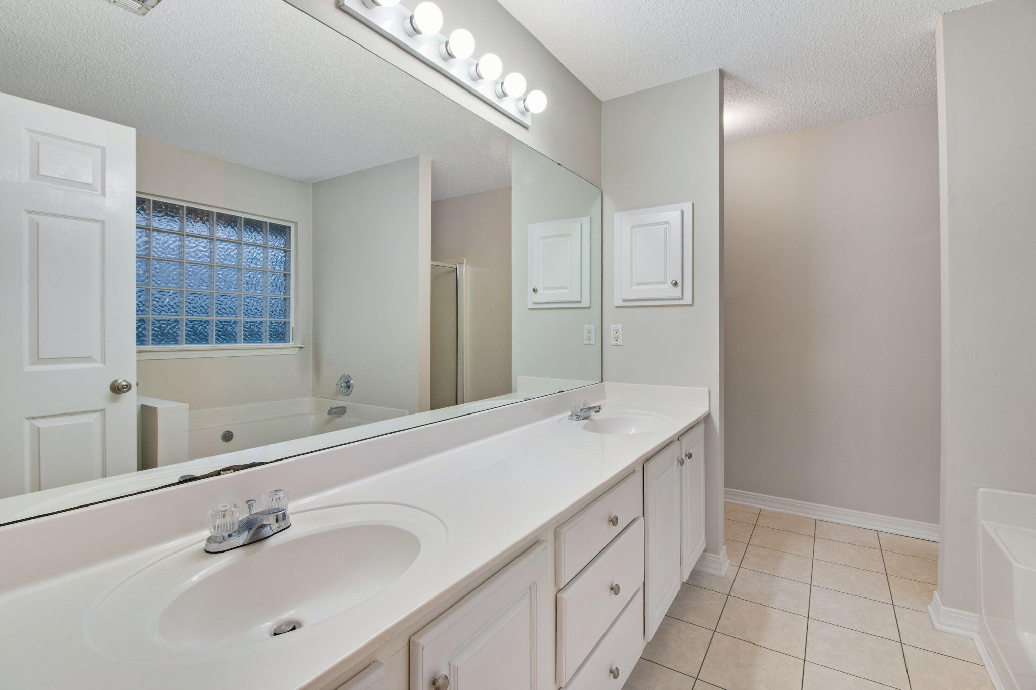 SUNSAIL S/D - Residential Lease