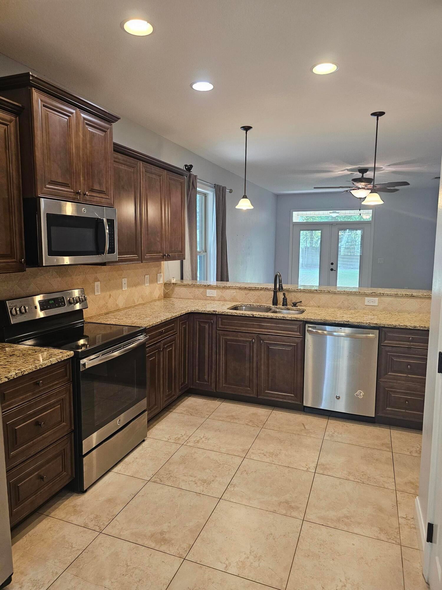 EAST WRIGHT - Residential