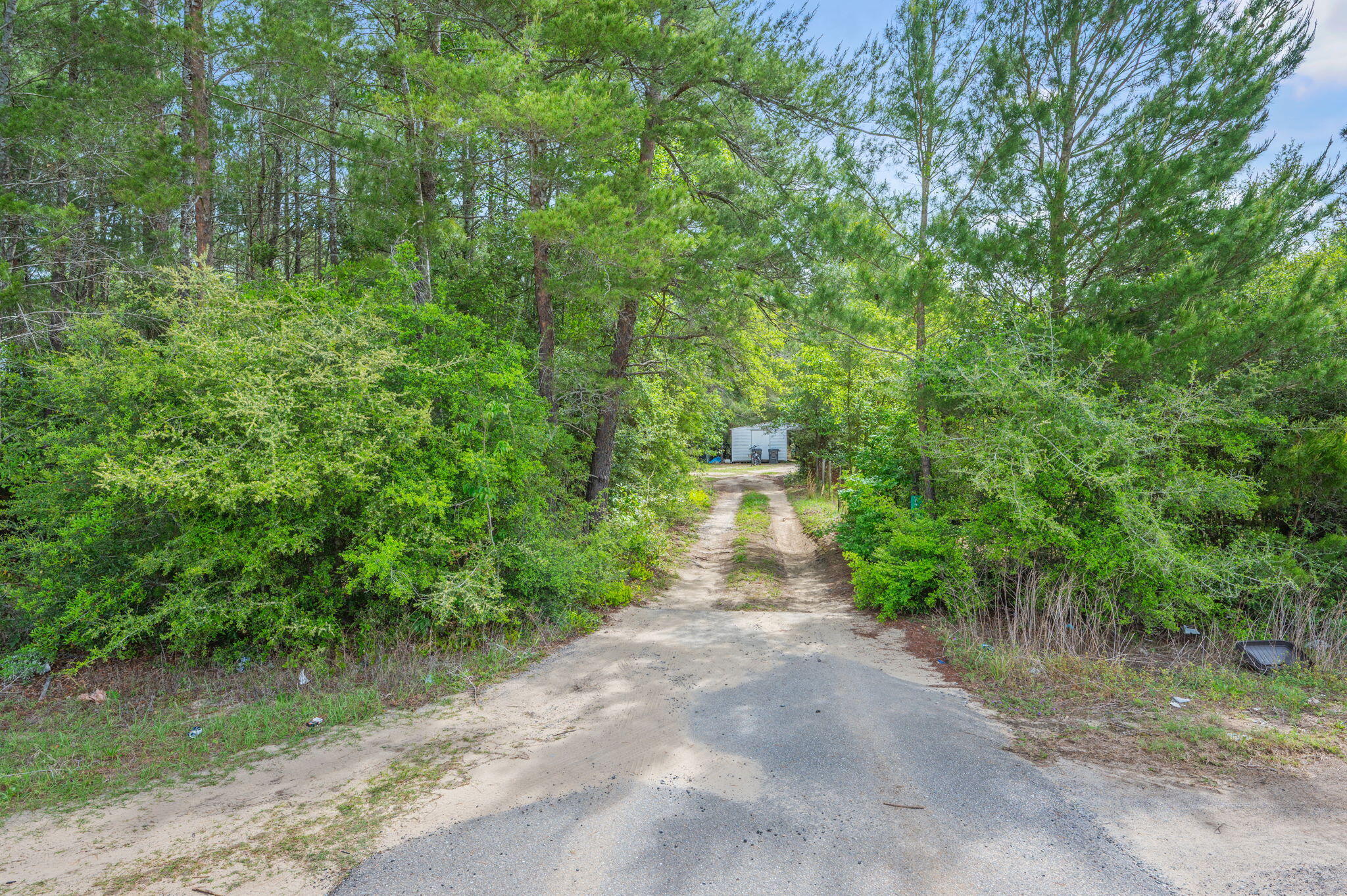 NO RECORDED SUBDIVISION - Land