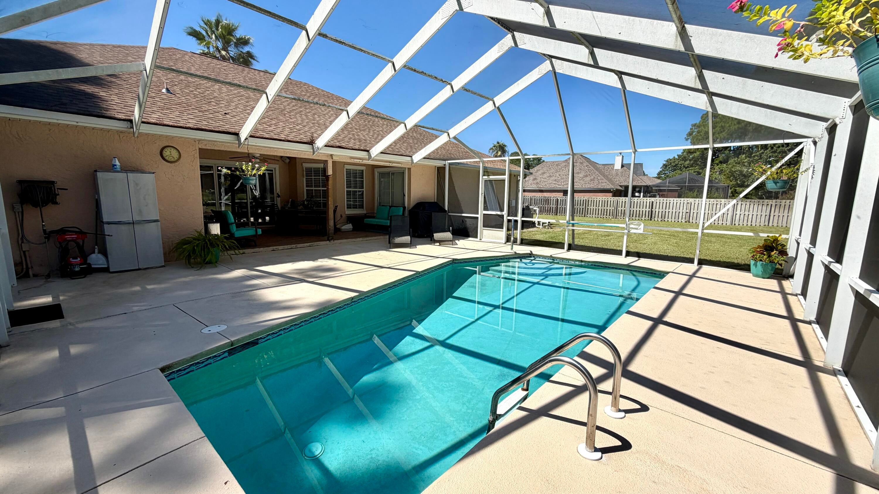 Colony Club - Residential