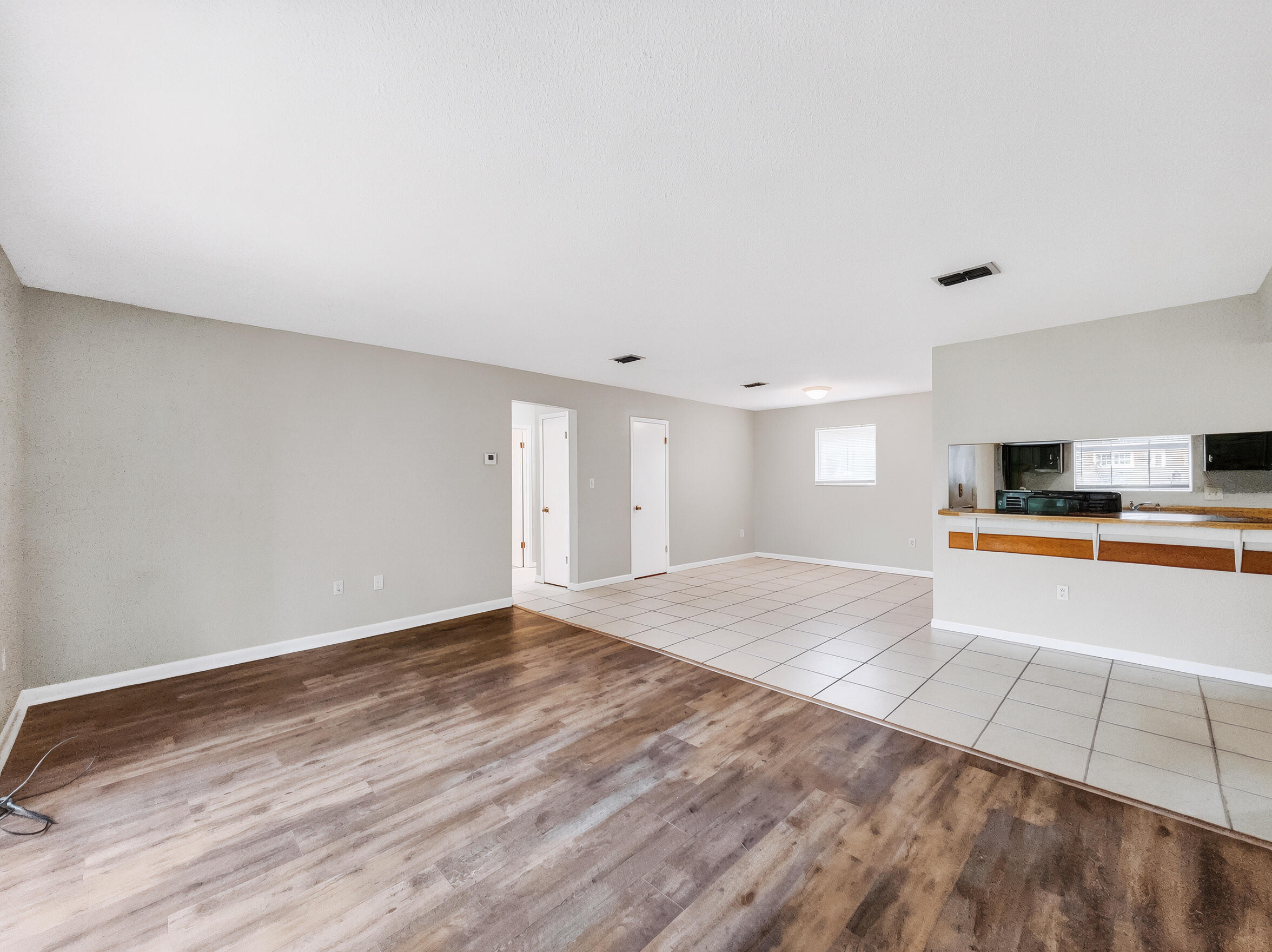 ELLIOTT POINT 8TH ADDN - Residential Lease
