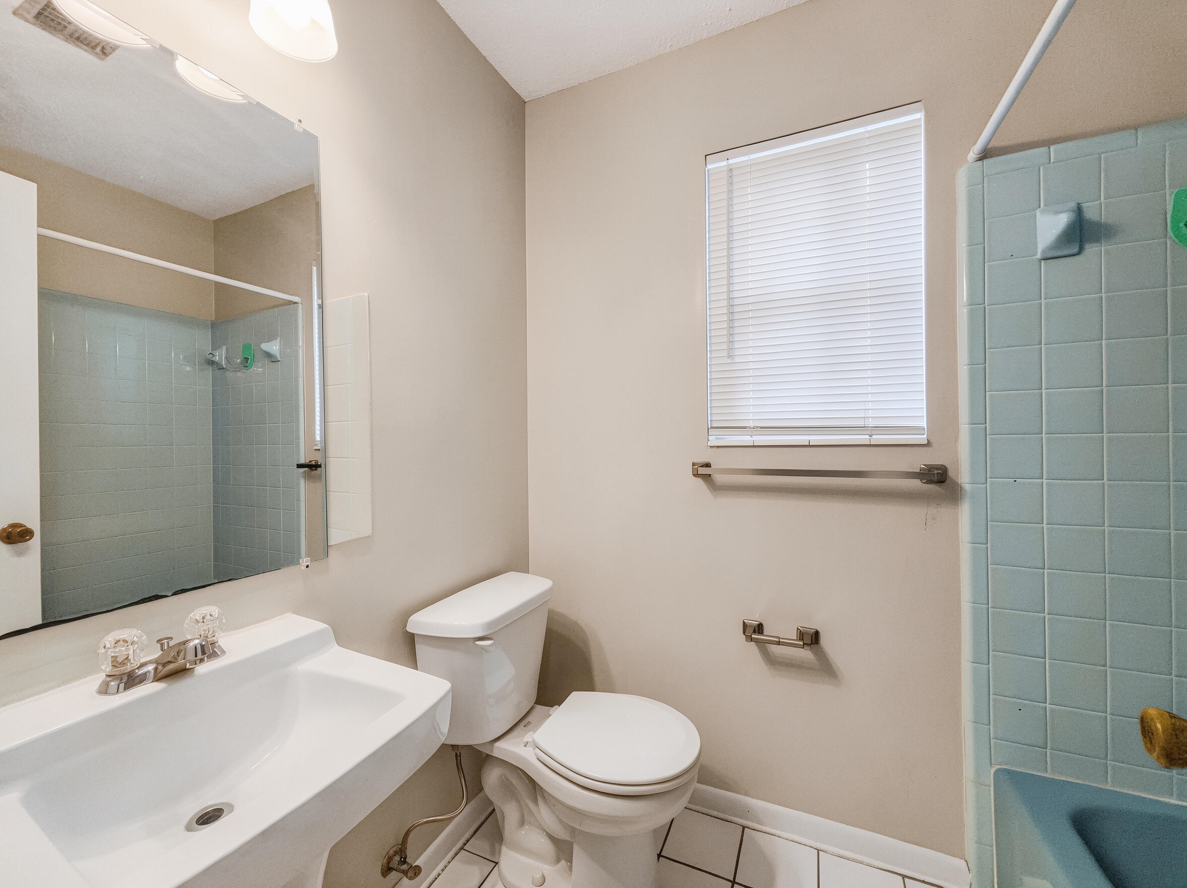 ELLIOTT POINT 8TH ADDN - Residential Lease