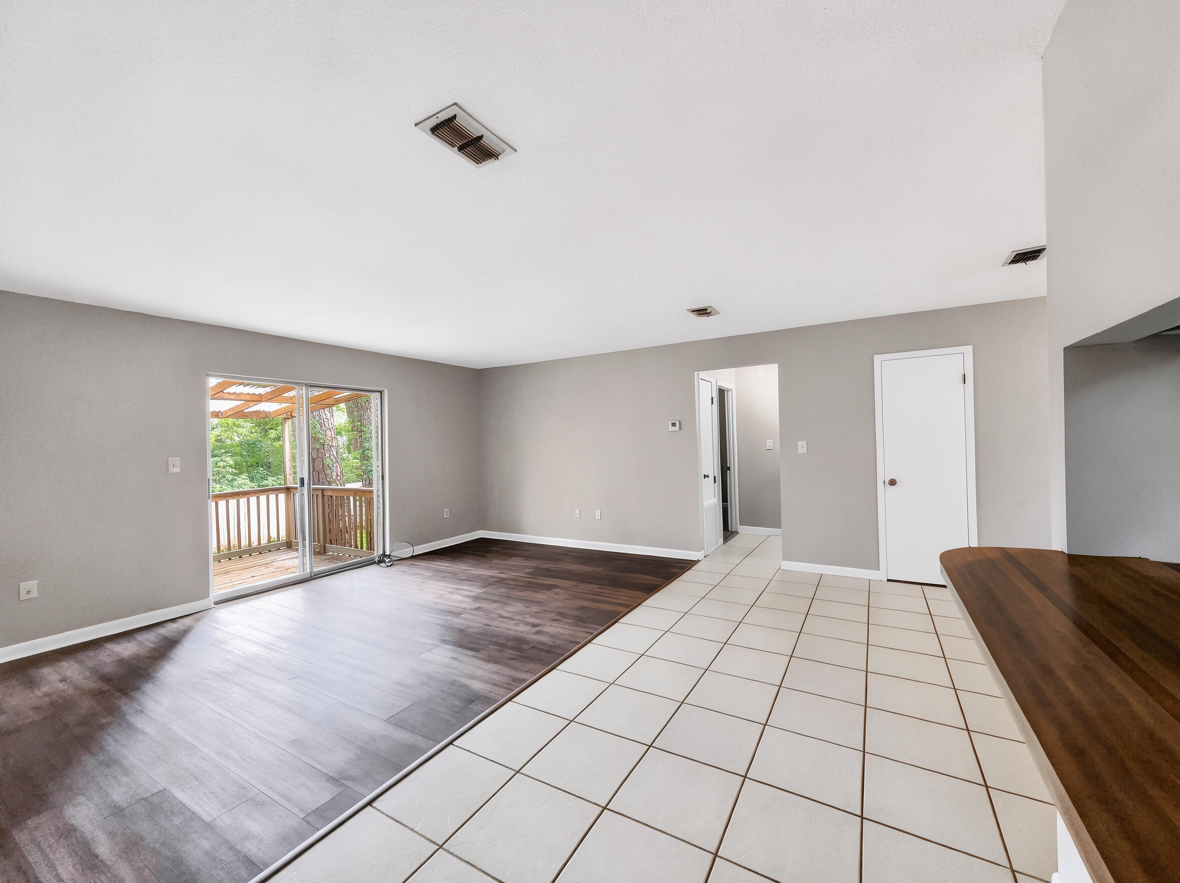 ELLIOTT POINT 8TH ADDN - Residential Lease