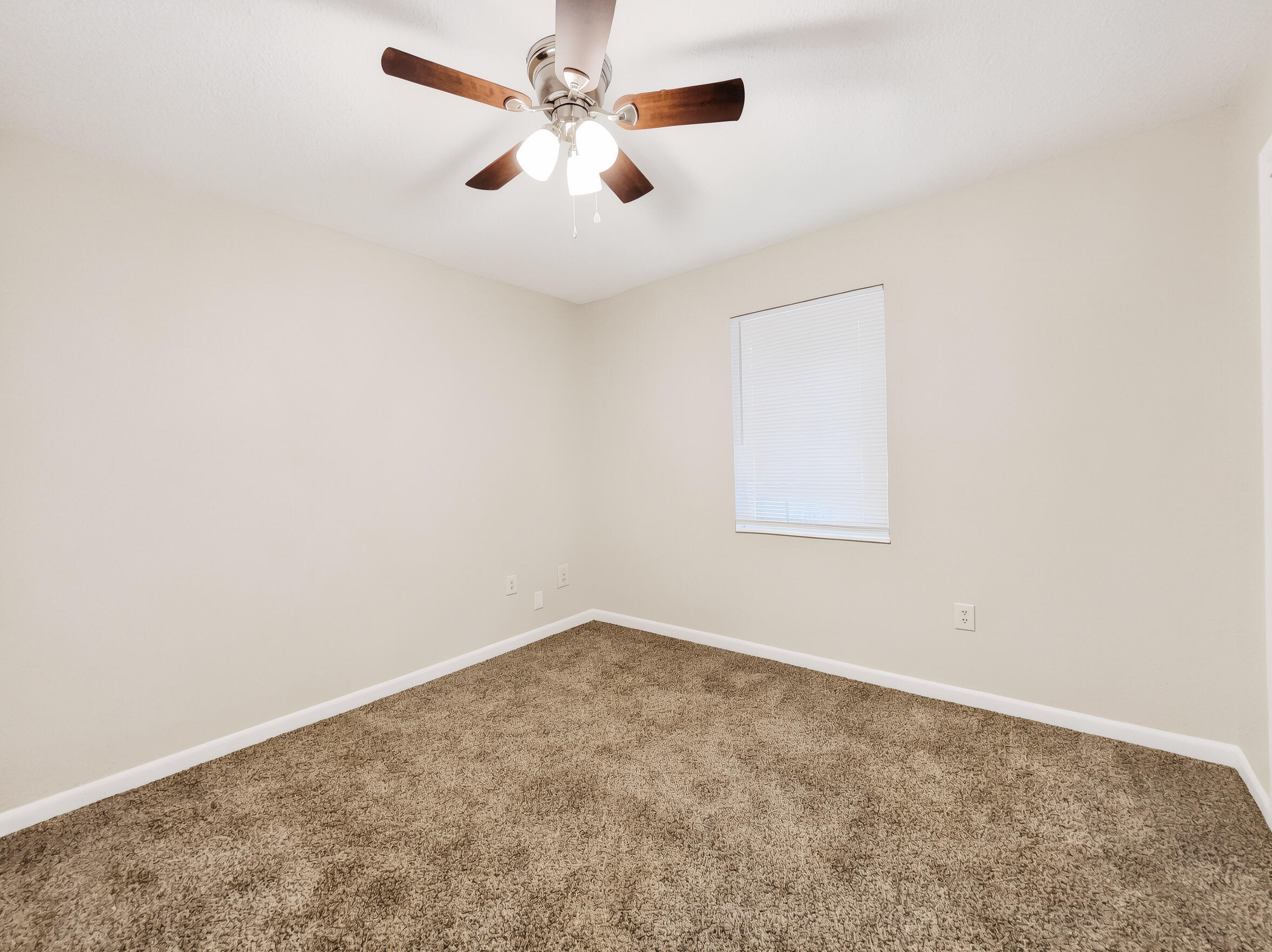 ELLIOTT POINT 8TH ADDN - Residential Lease