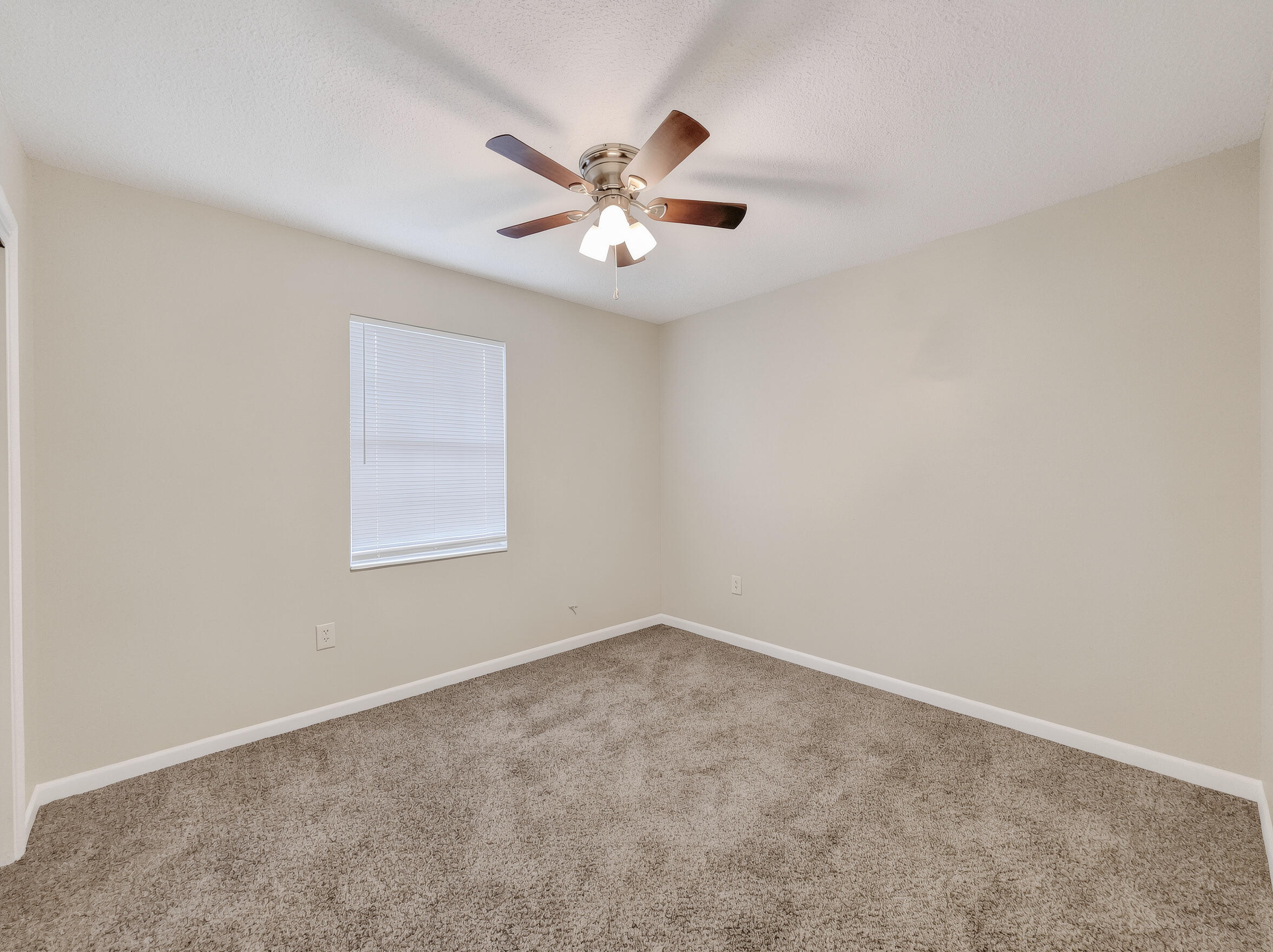 ELLIOTT POINT 8TH ADDN - Residential Lease