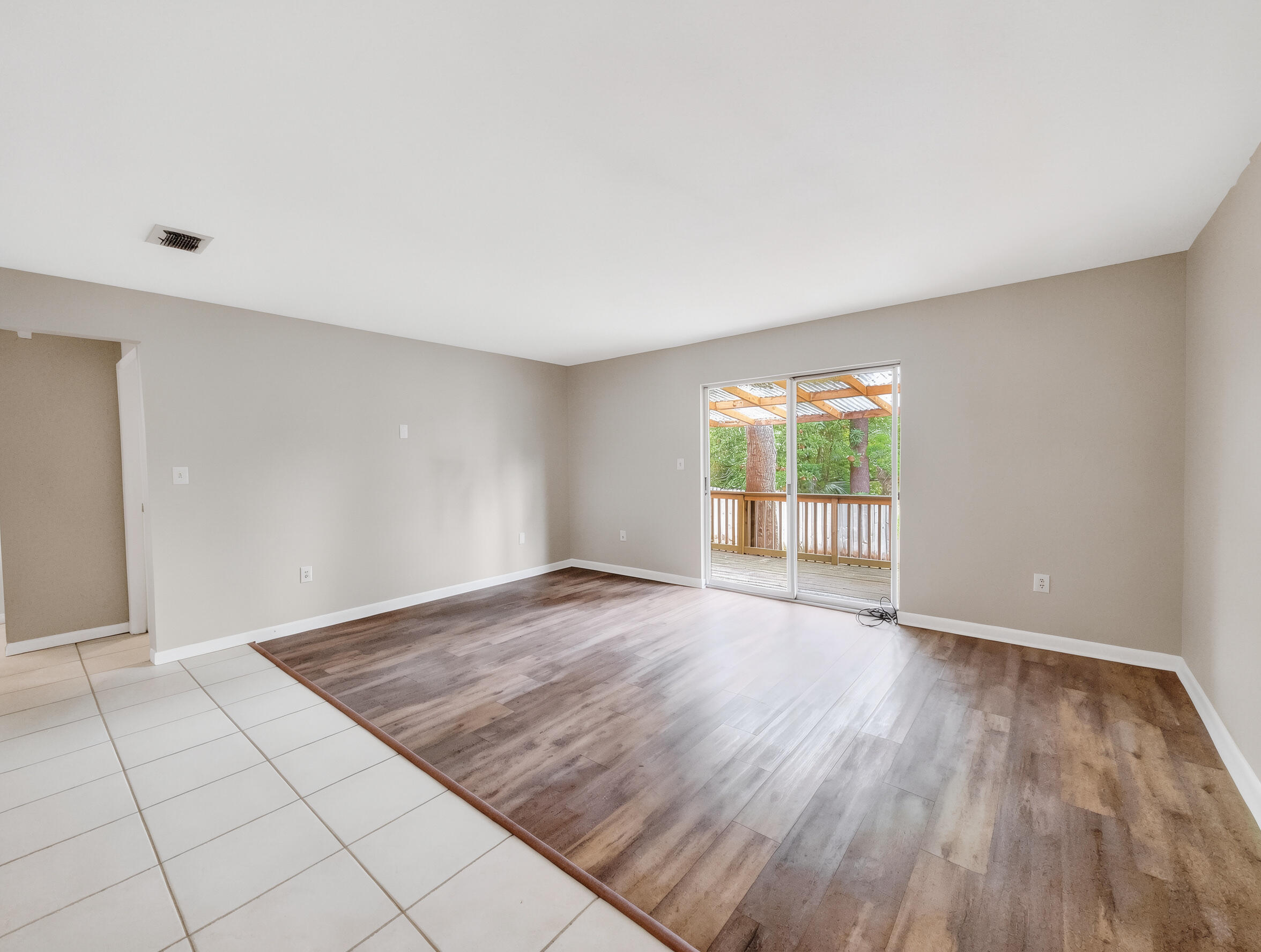 ELLIOTT POINT 8TH ADDN - Residential Lease