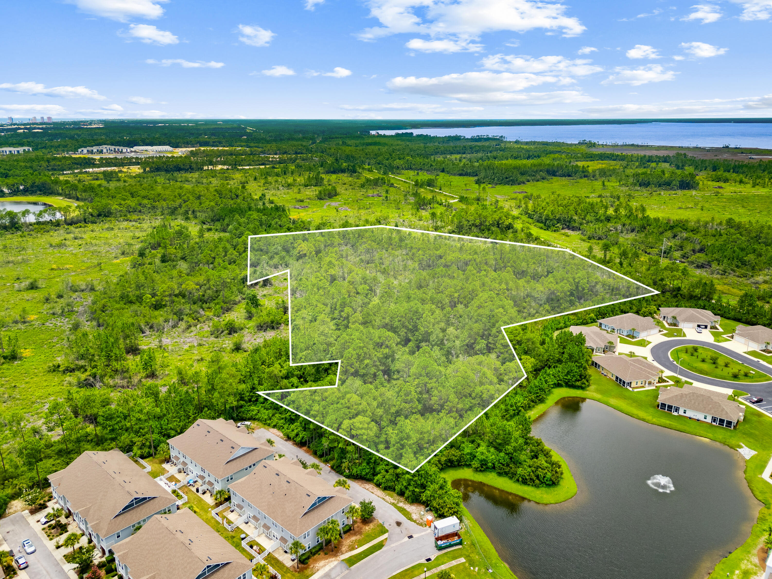 NO RECORDED SUBDIVISION - Land