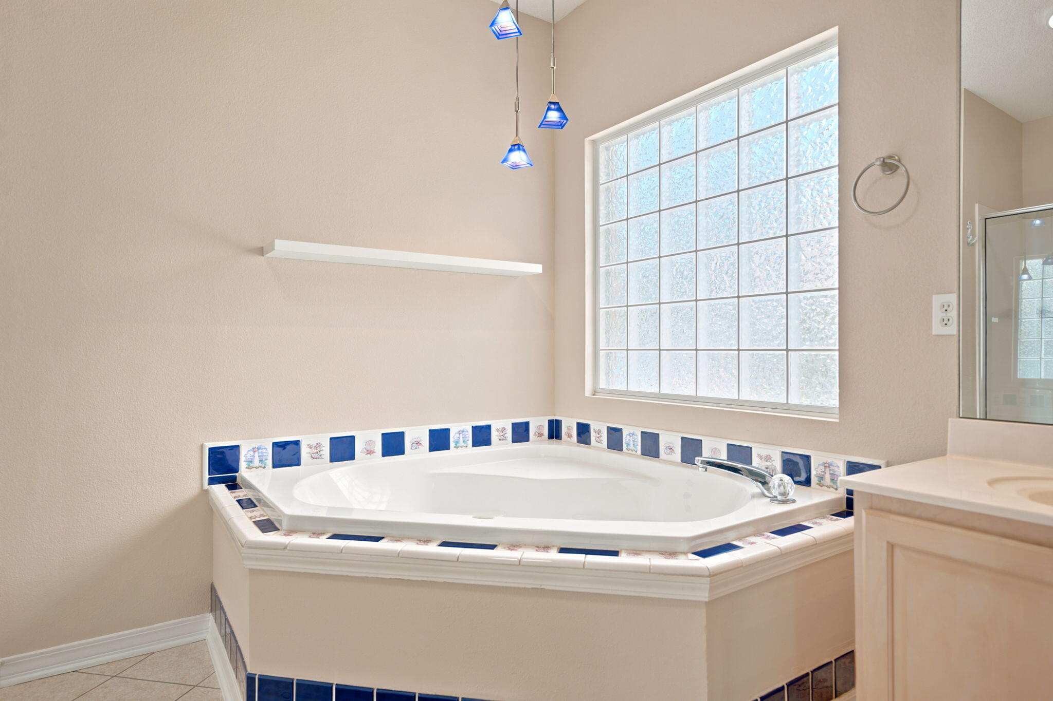 TOM KING ESTATES - Residential
