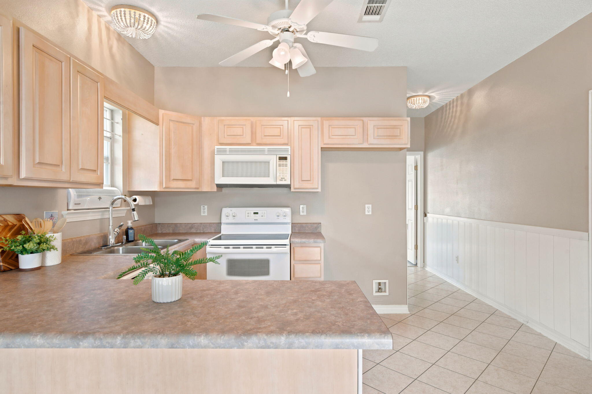 TOM KING ESTATES - Residential