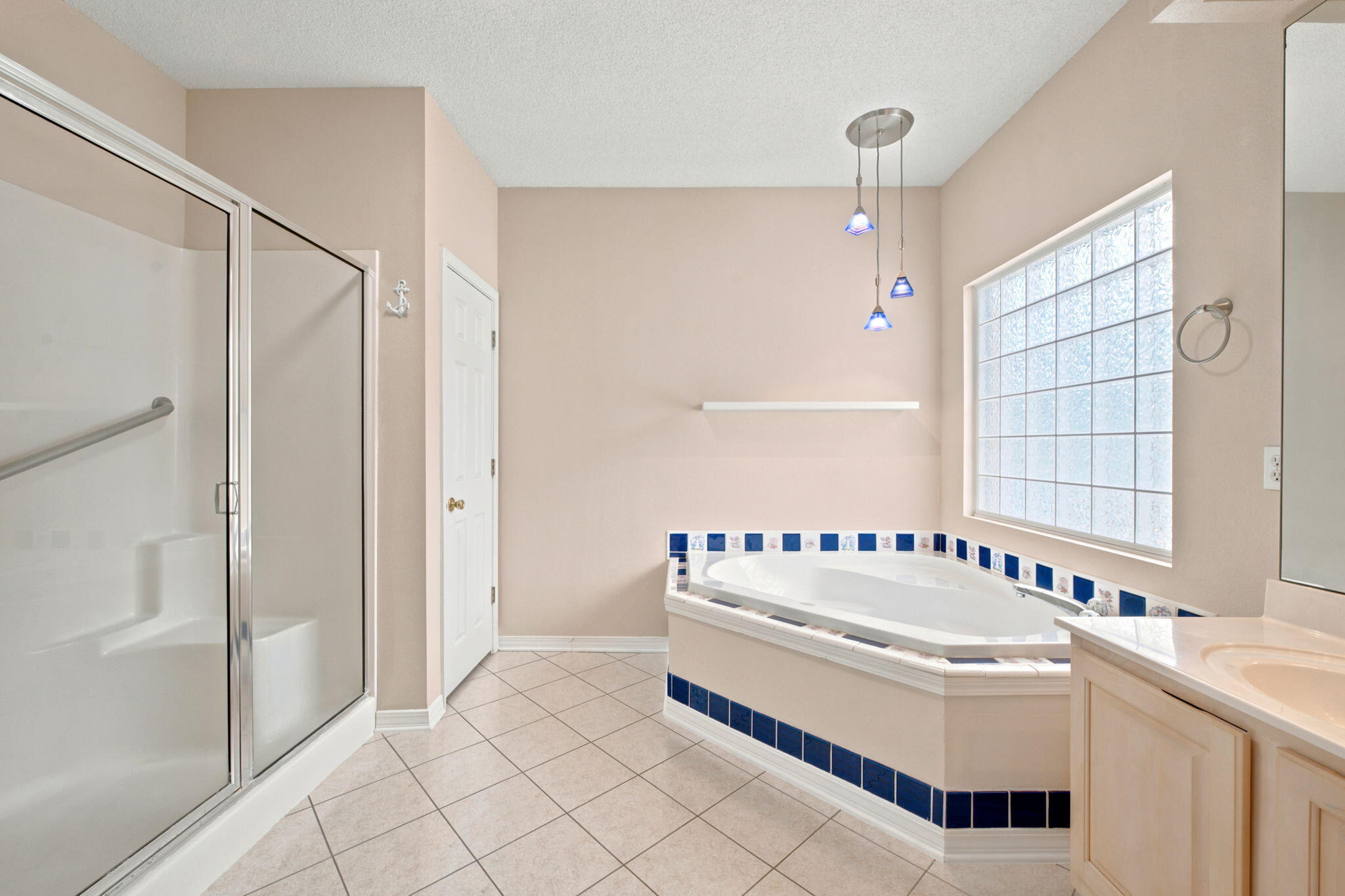 TOM KING ESTATES - Residential