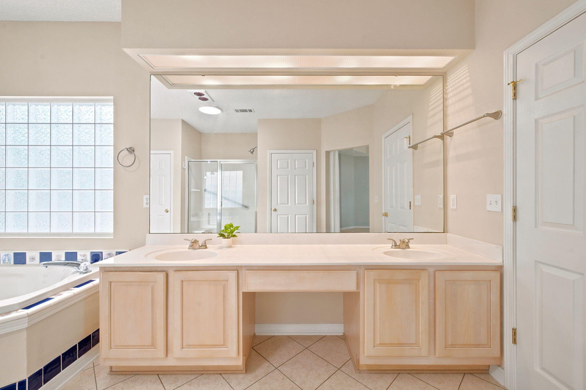 TOM KING ESTATES - Residential