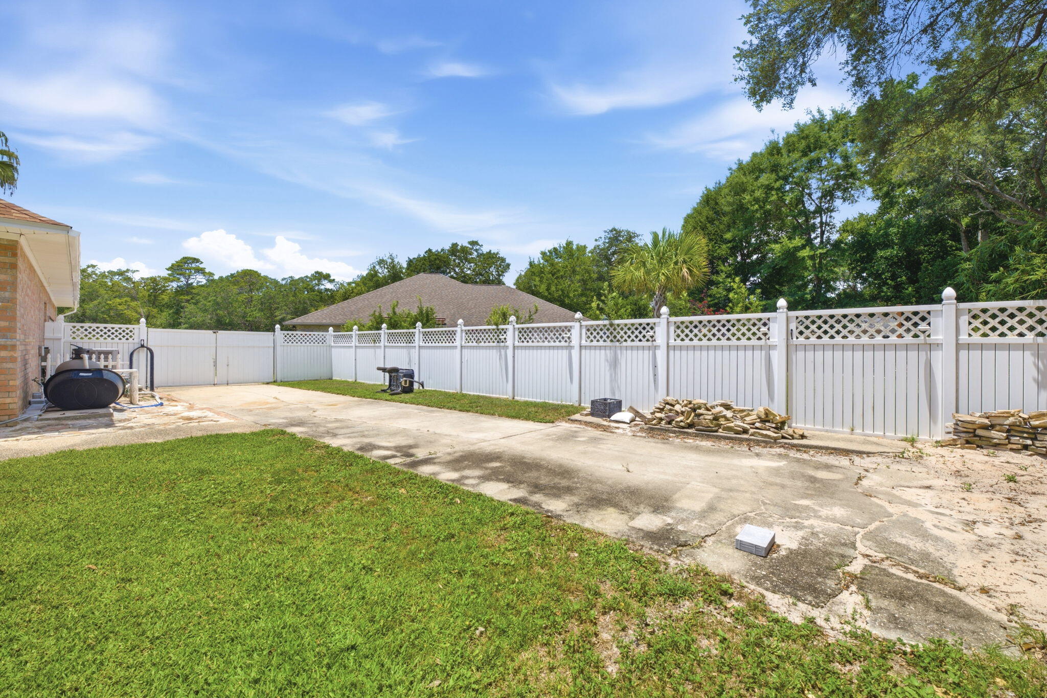 TOM KING ESTATES - Residential