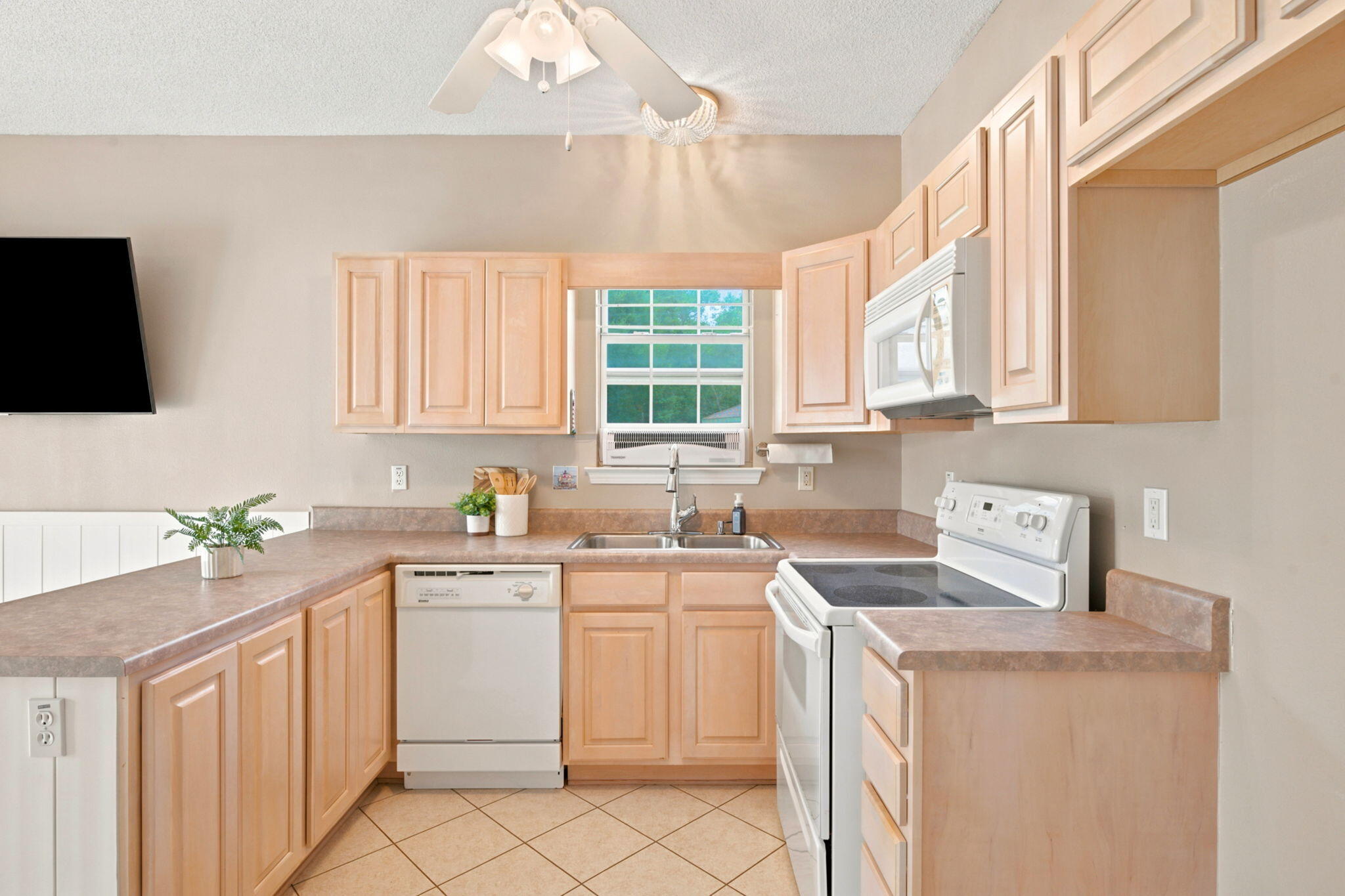 TOM KING ESTATES - Residential