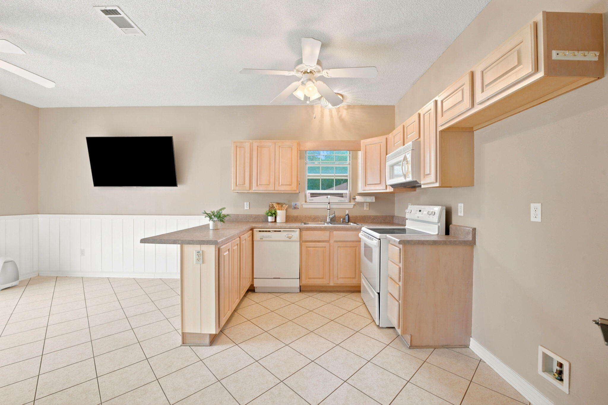 TOM KING ESTATES - Residential