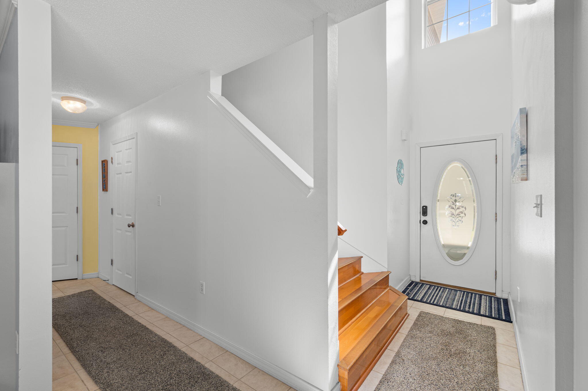 TWIN LAKES - Residential