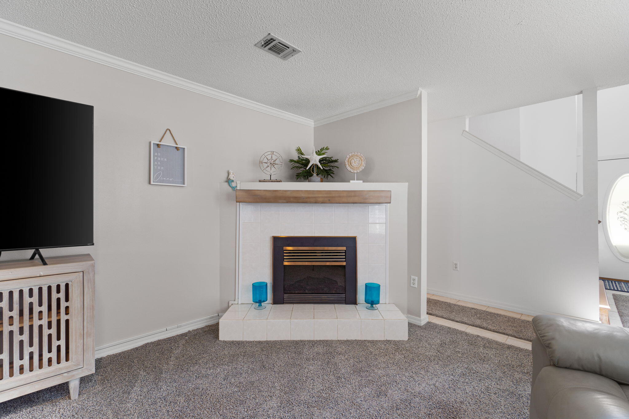 TWIN LAKES - Residential