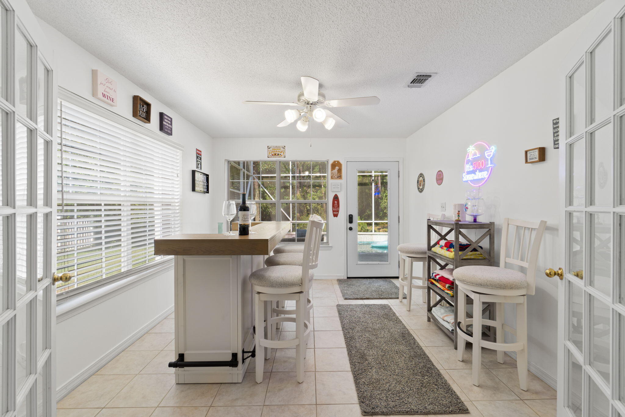 TWIN LAKES - Residential