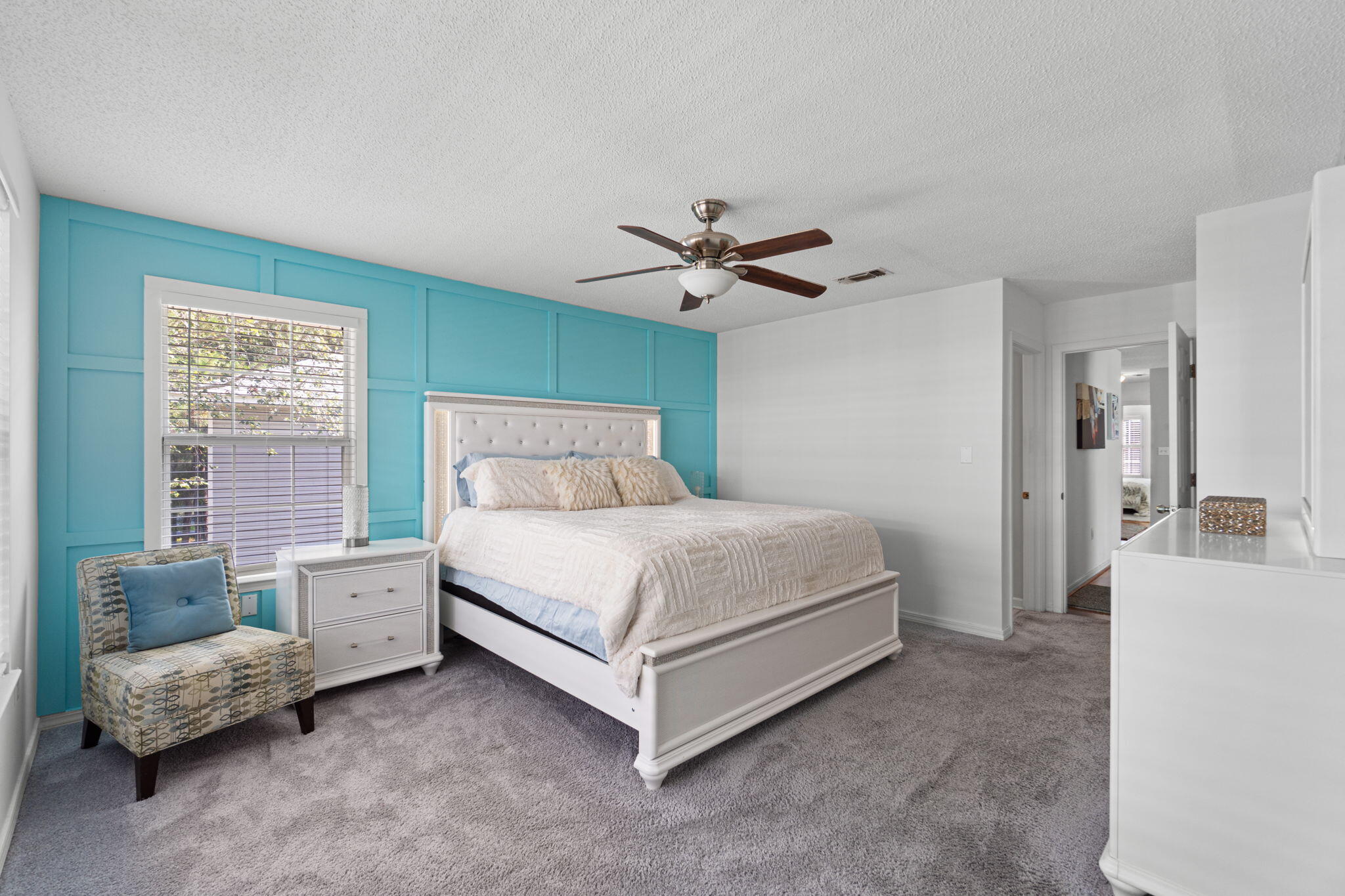 TWIN LAKES - Residential